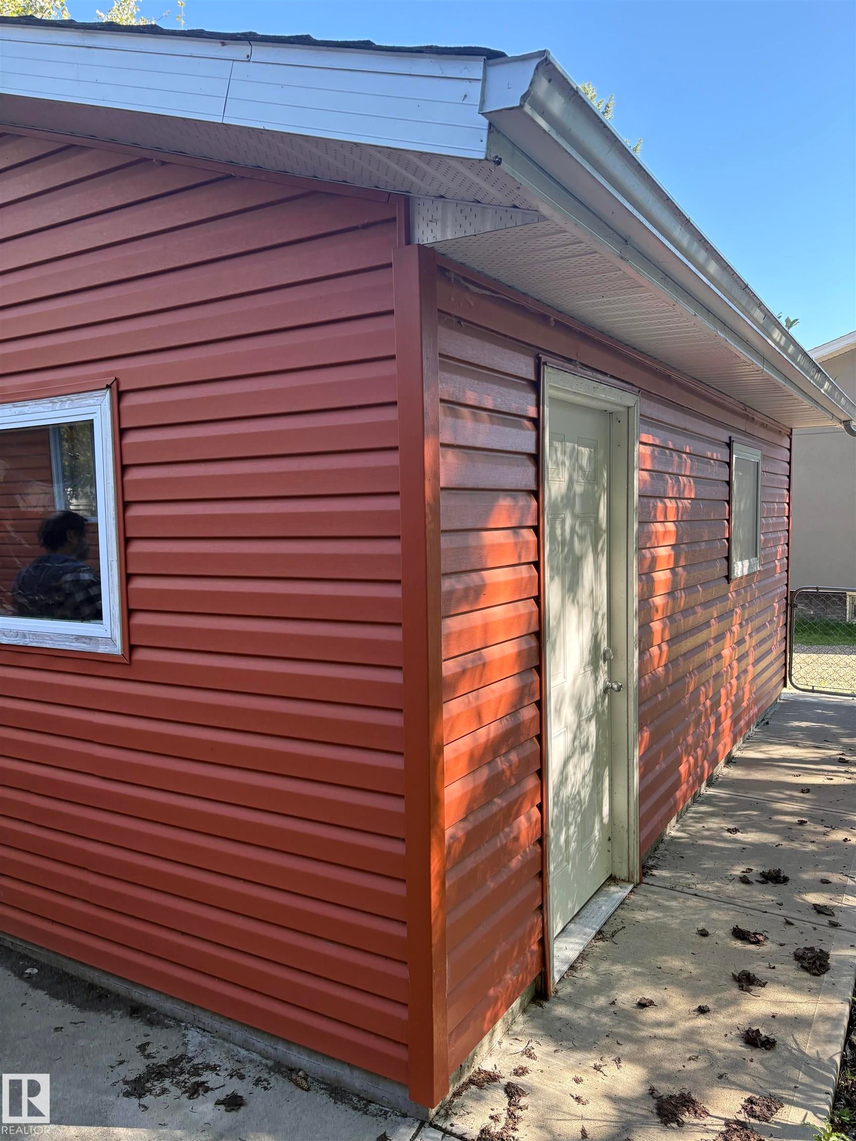 1807 Cove Cresent