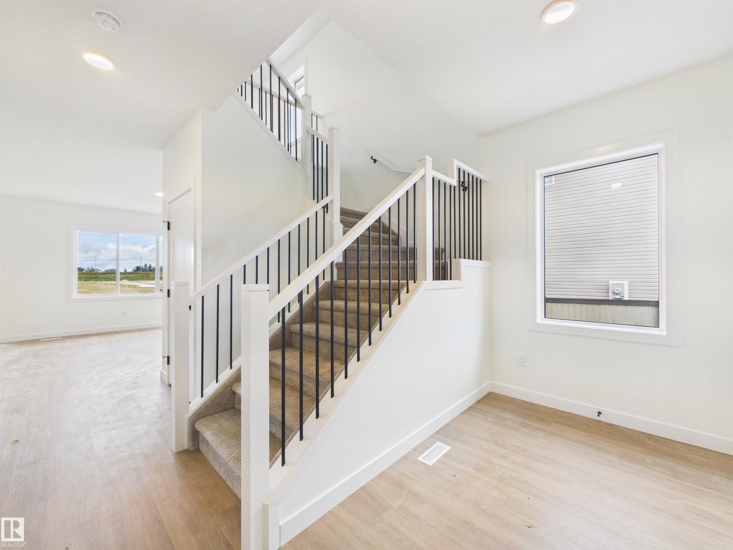 1744 WESTERRA Wynd