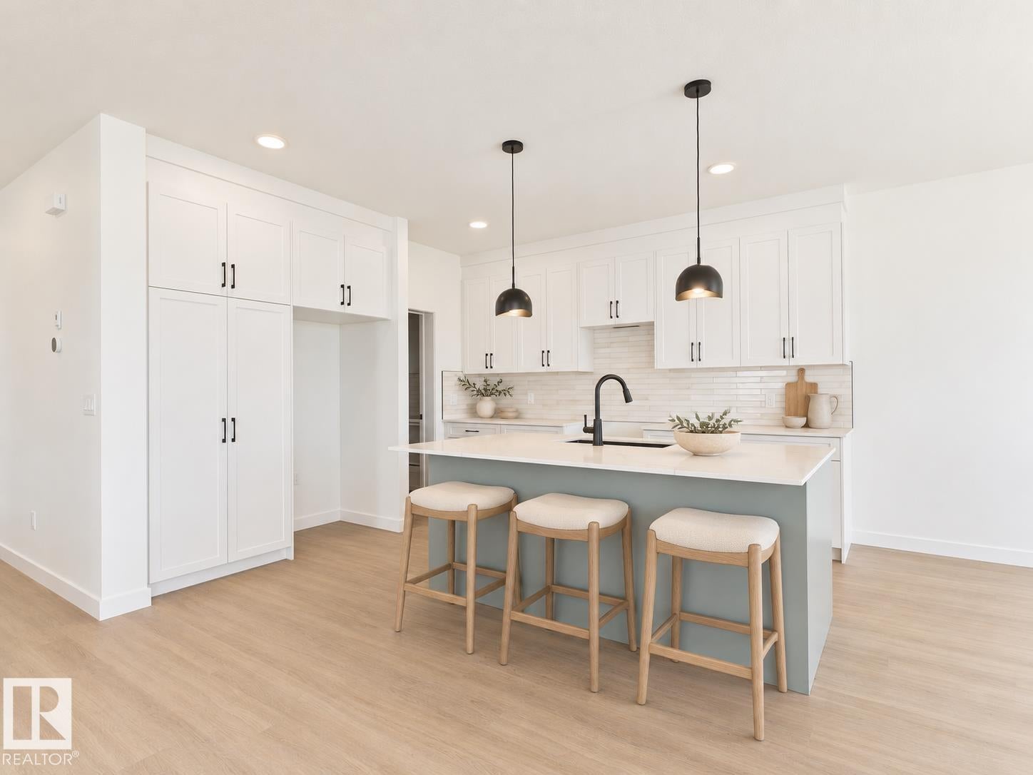 1744 WESTERRA Wynd