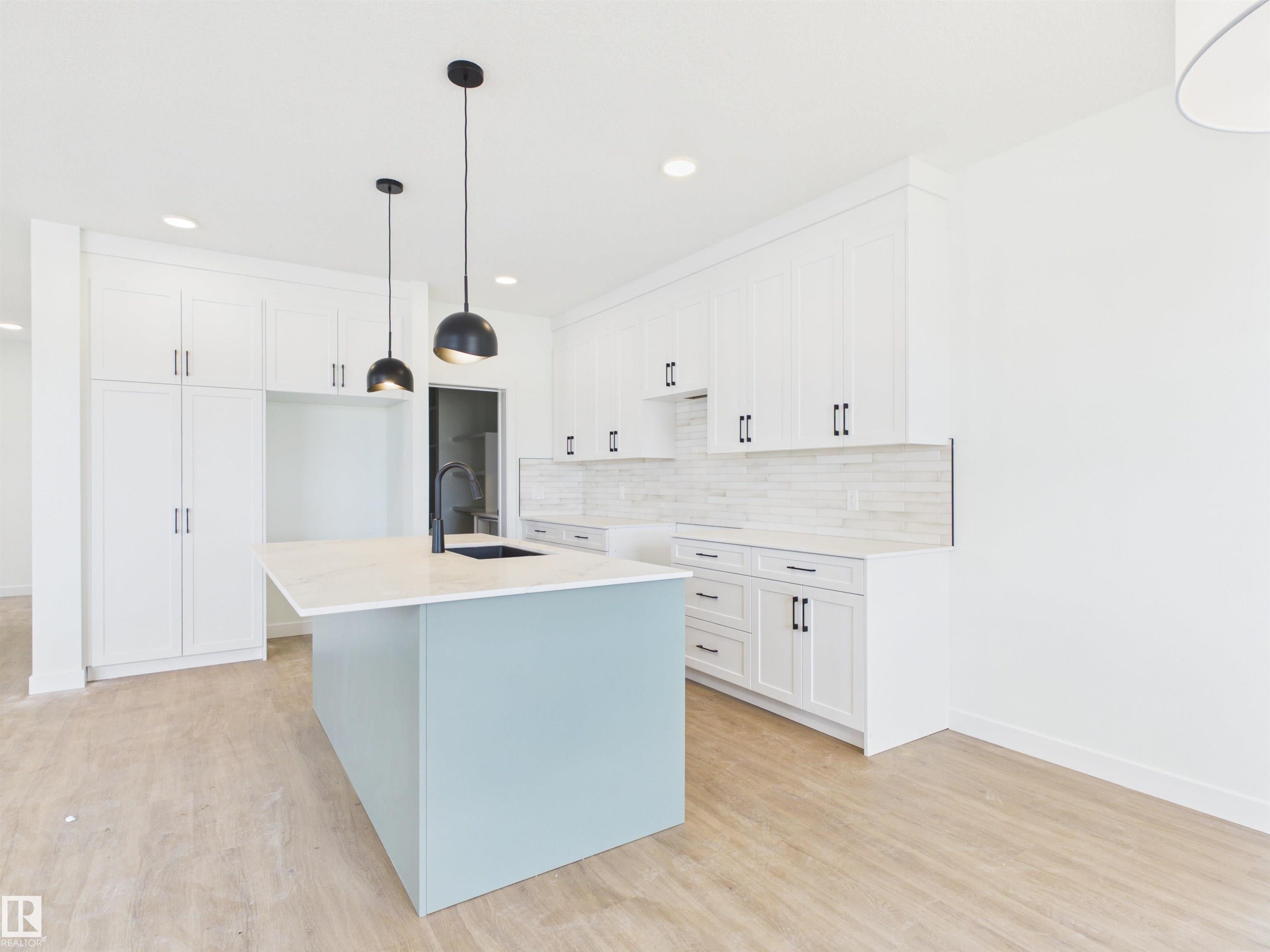 1744 WESTERRA Wynd