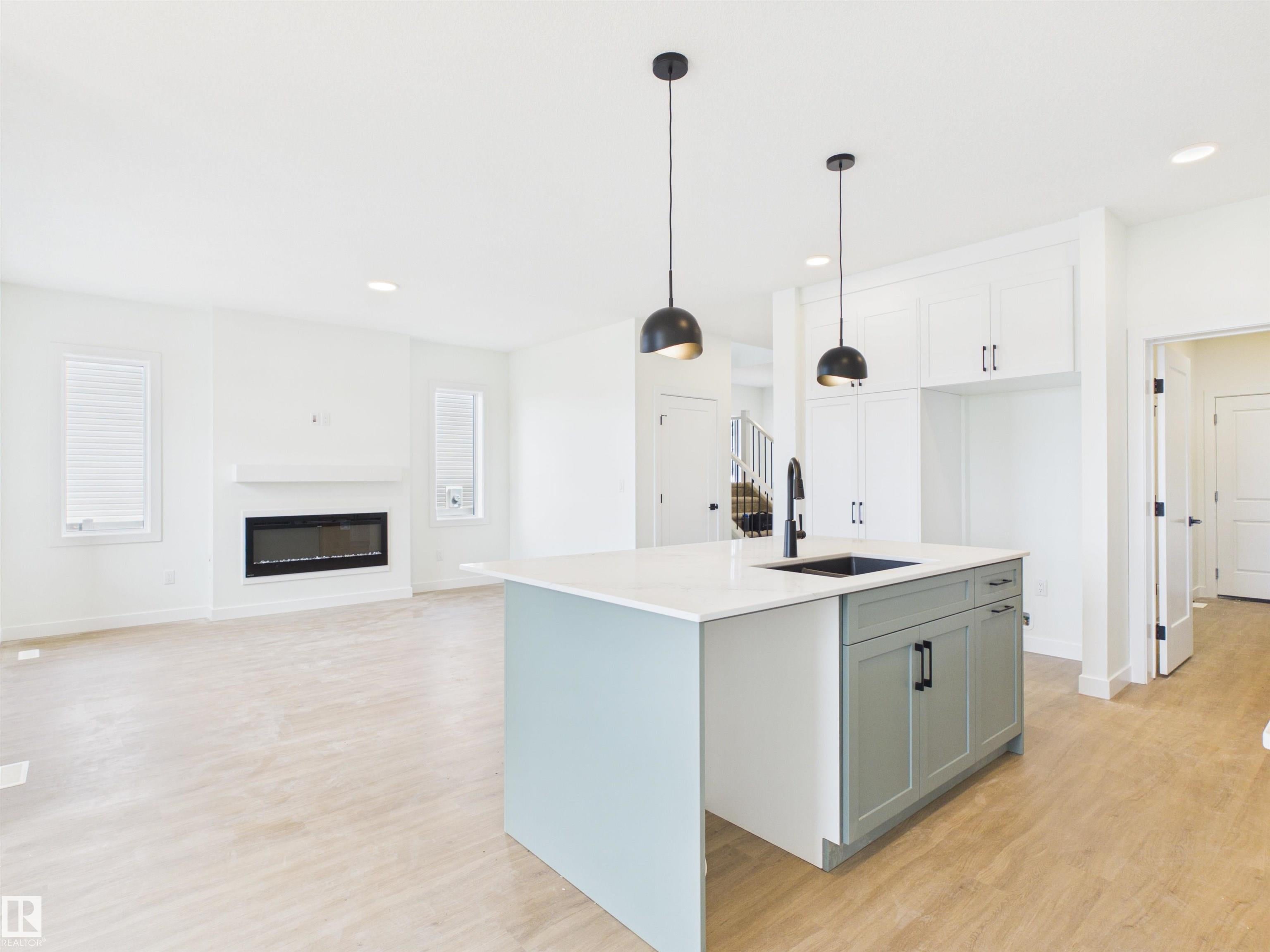 1744 WESTERRA Wynd