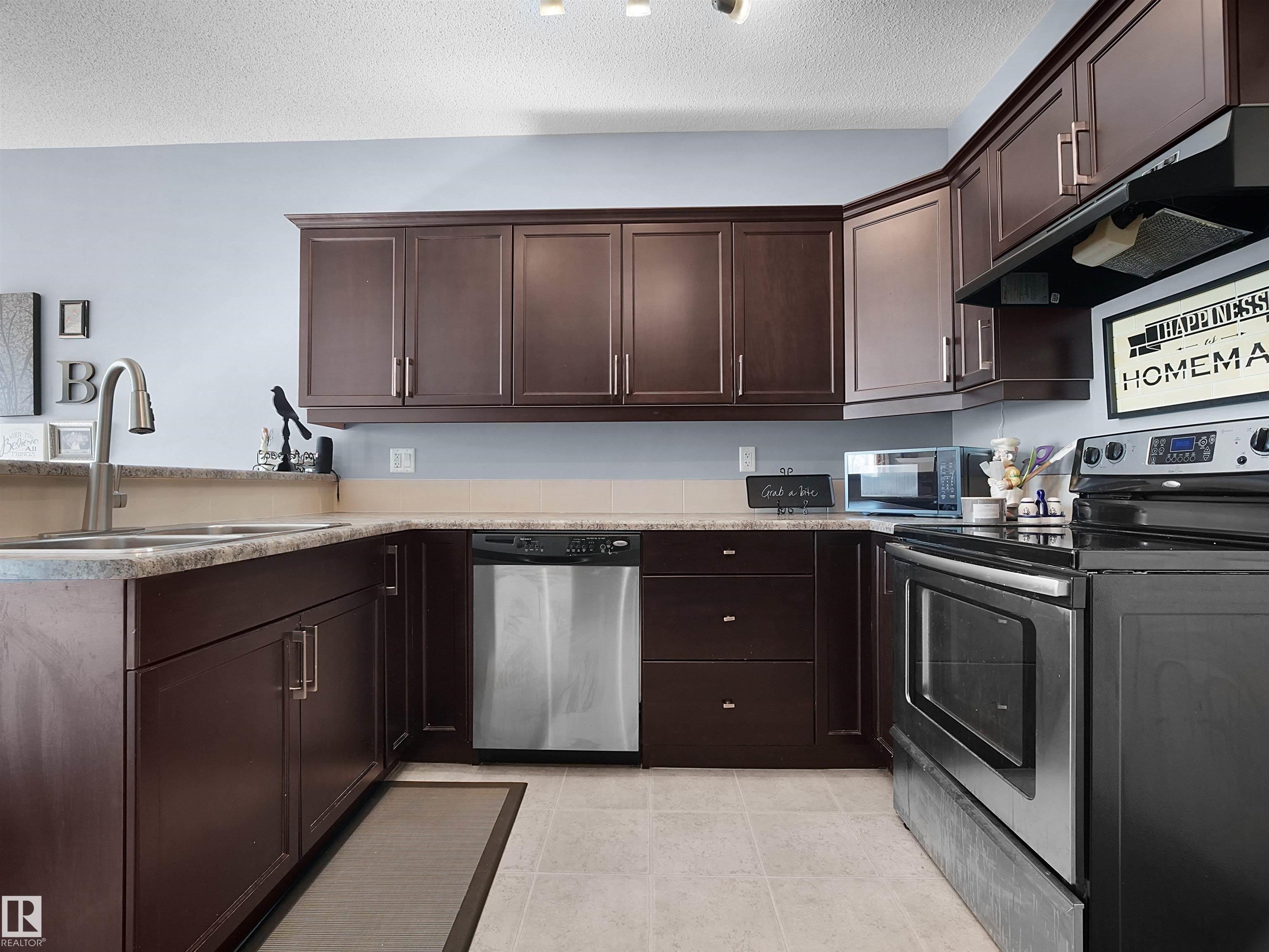 30 OAK VISTA Drive 24