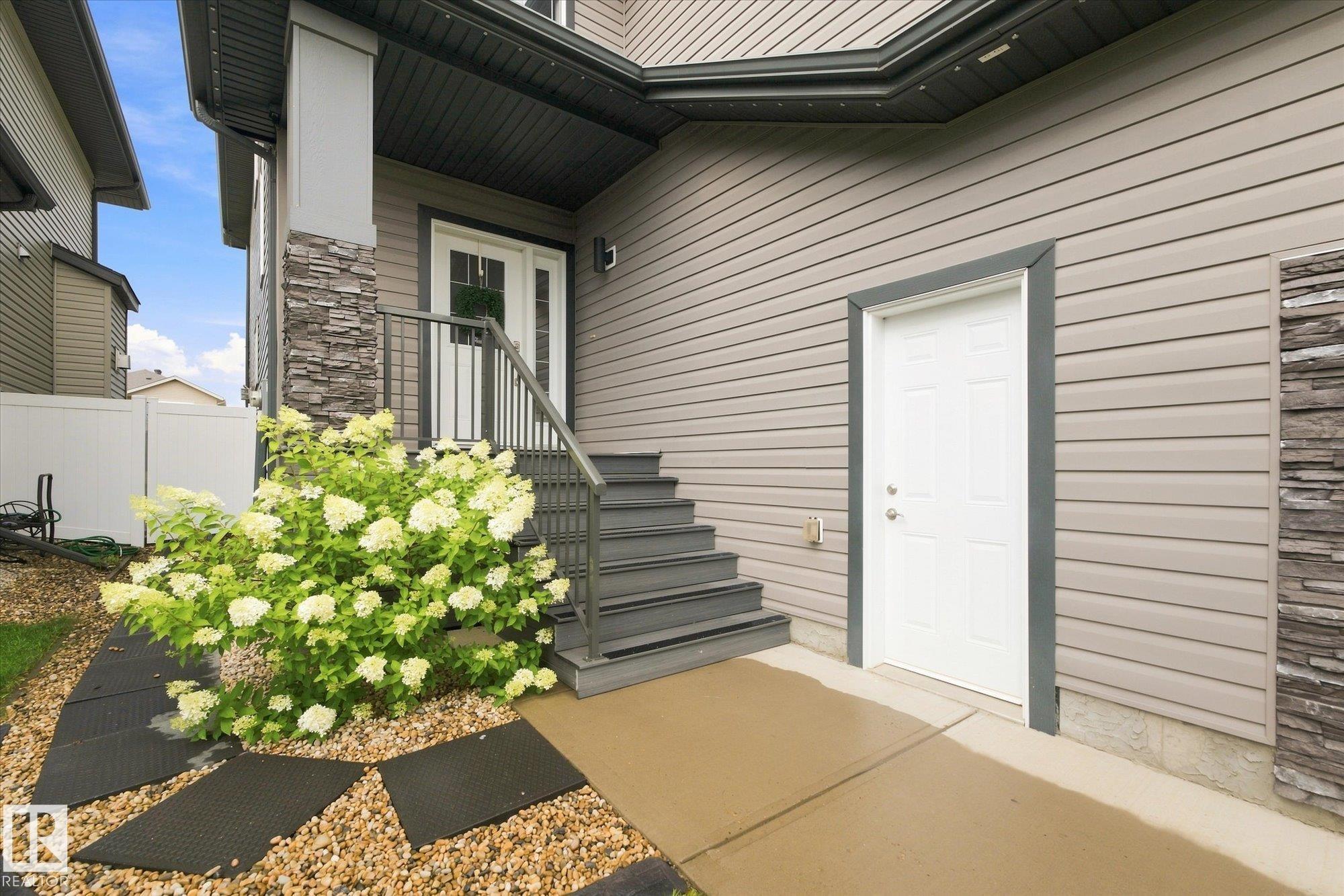 182 WOODHILL Lane