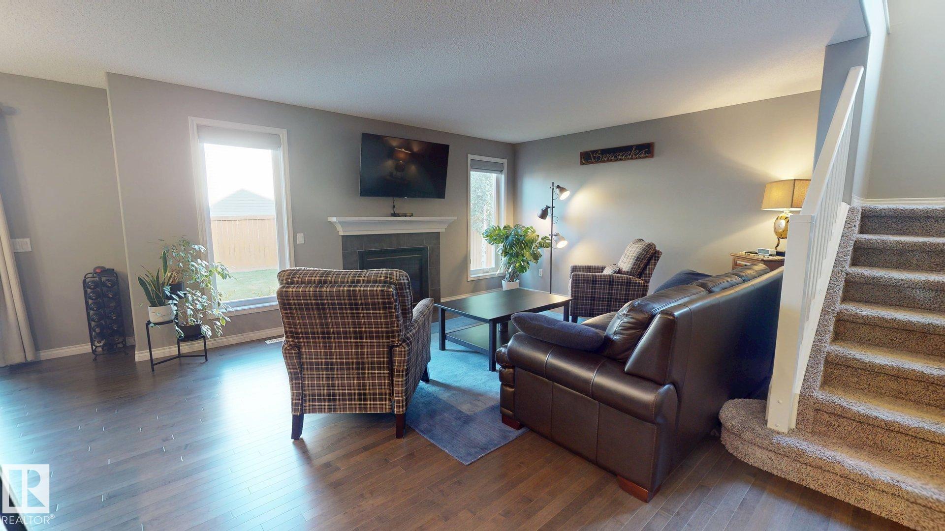 537 FAIRWAY Court