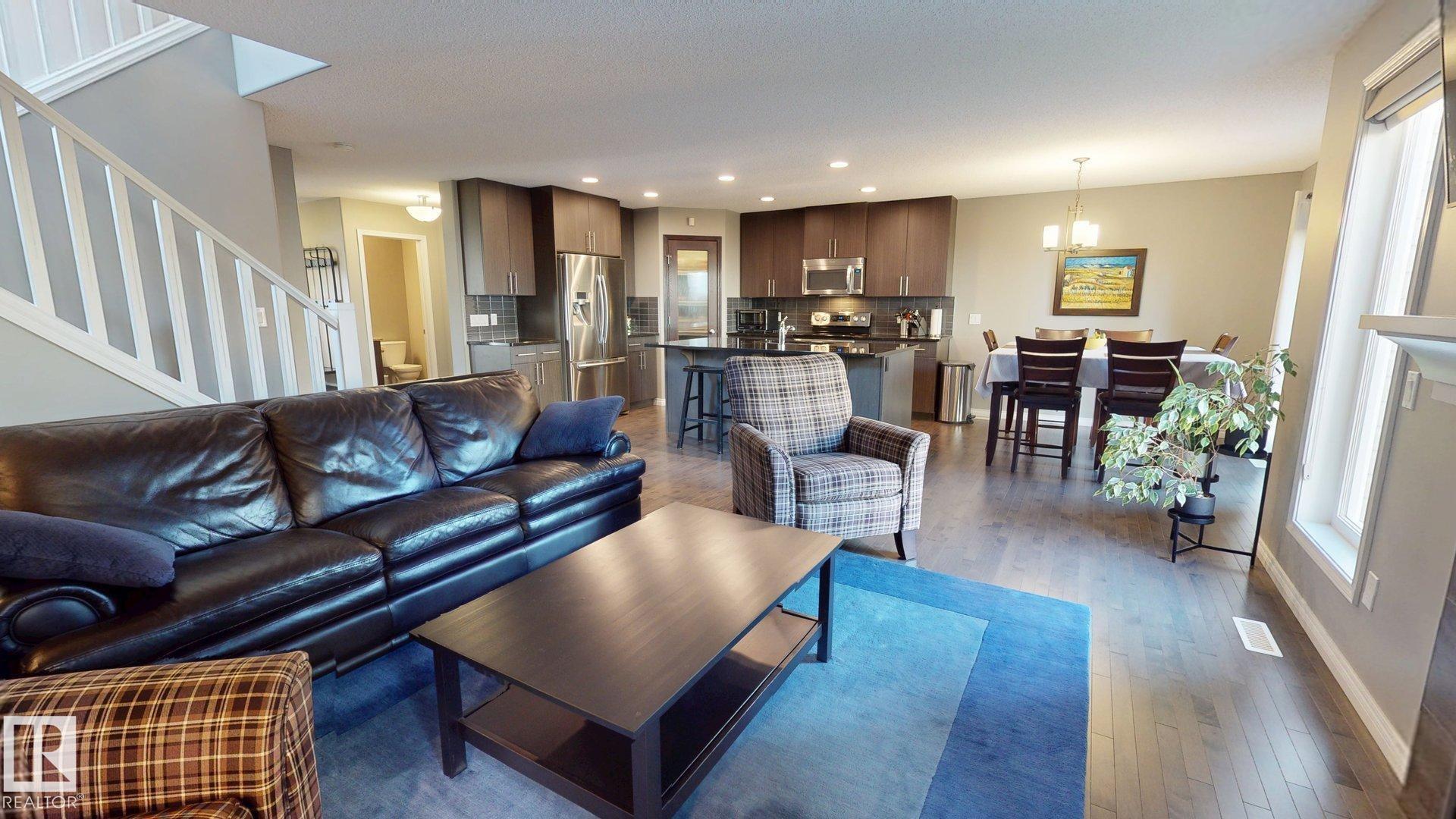 537 FAIRWAY Court