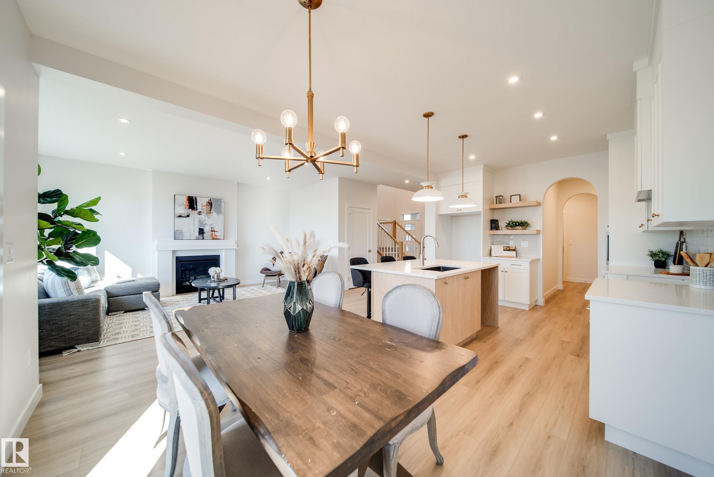 77 Chartres Close
