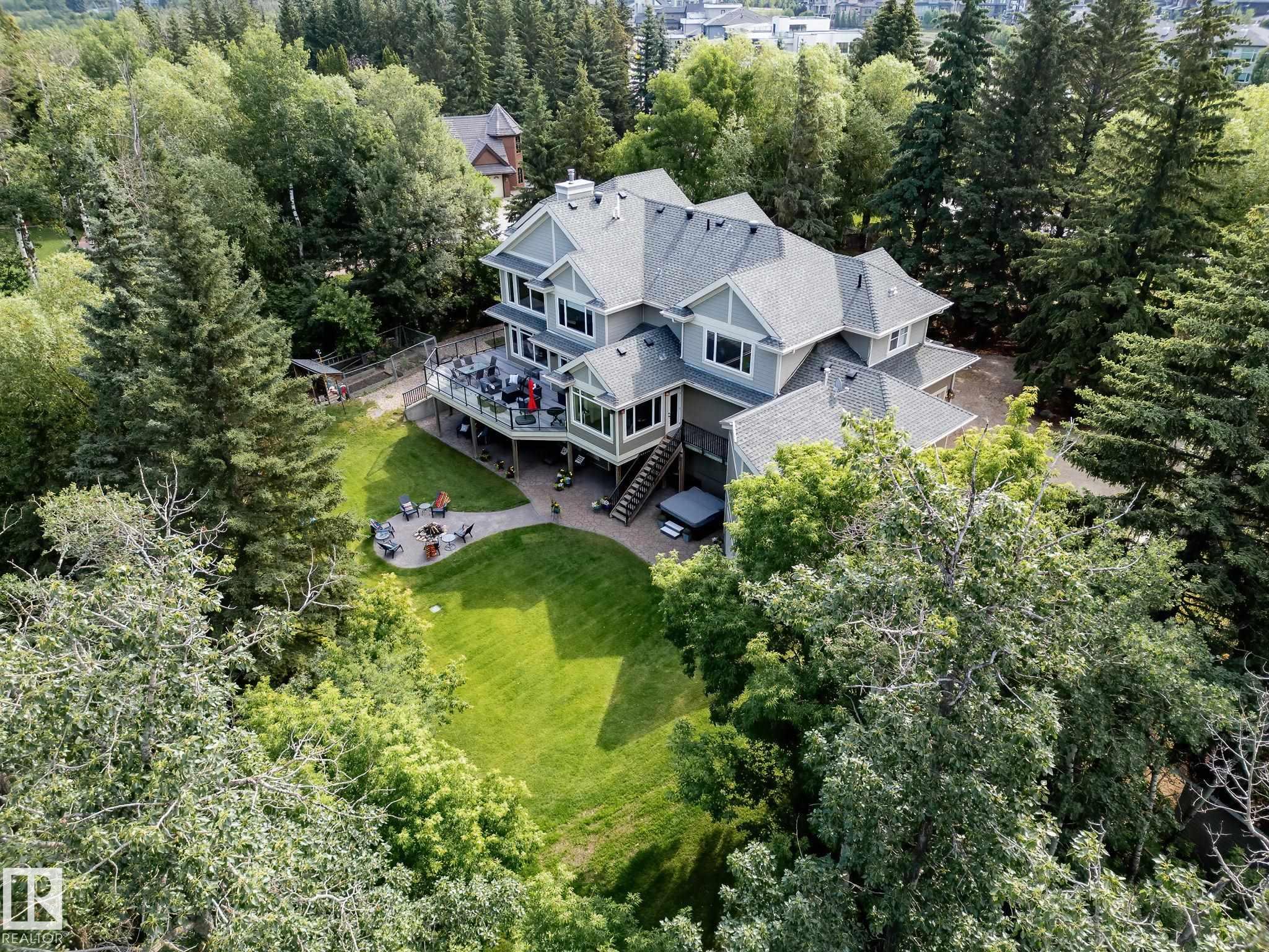 112 WINDERMERE Drive