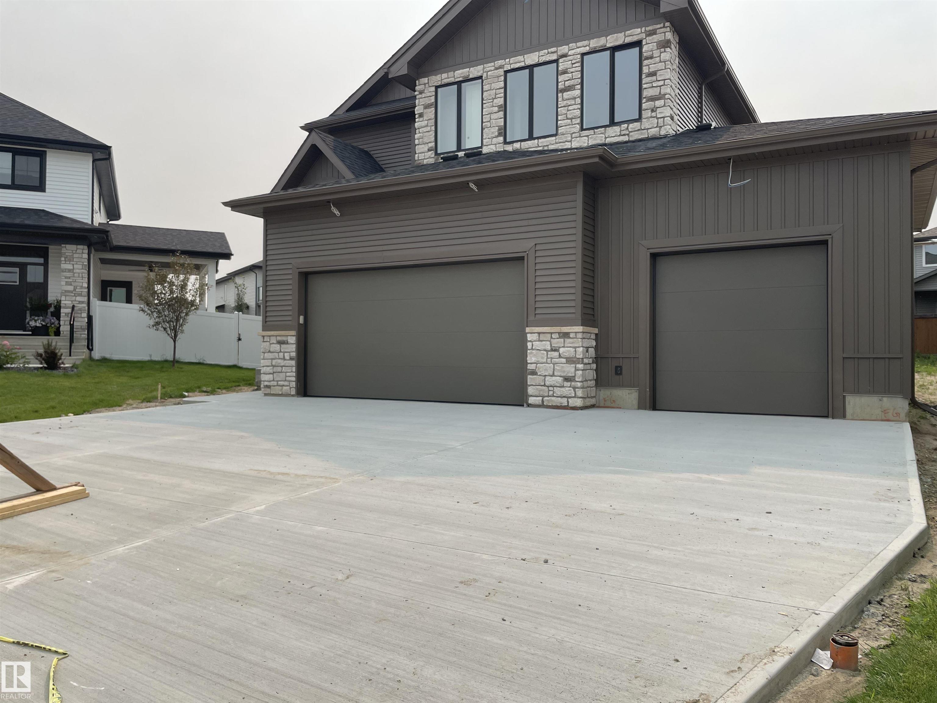 15 DARBY Crescent