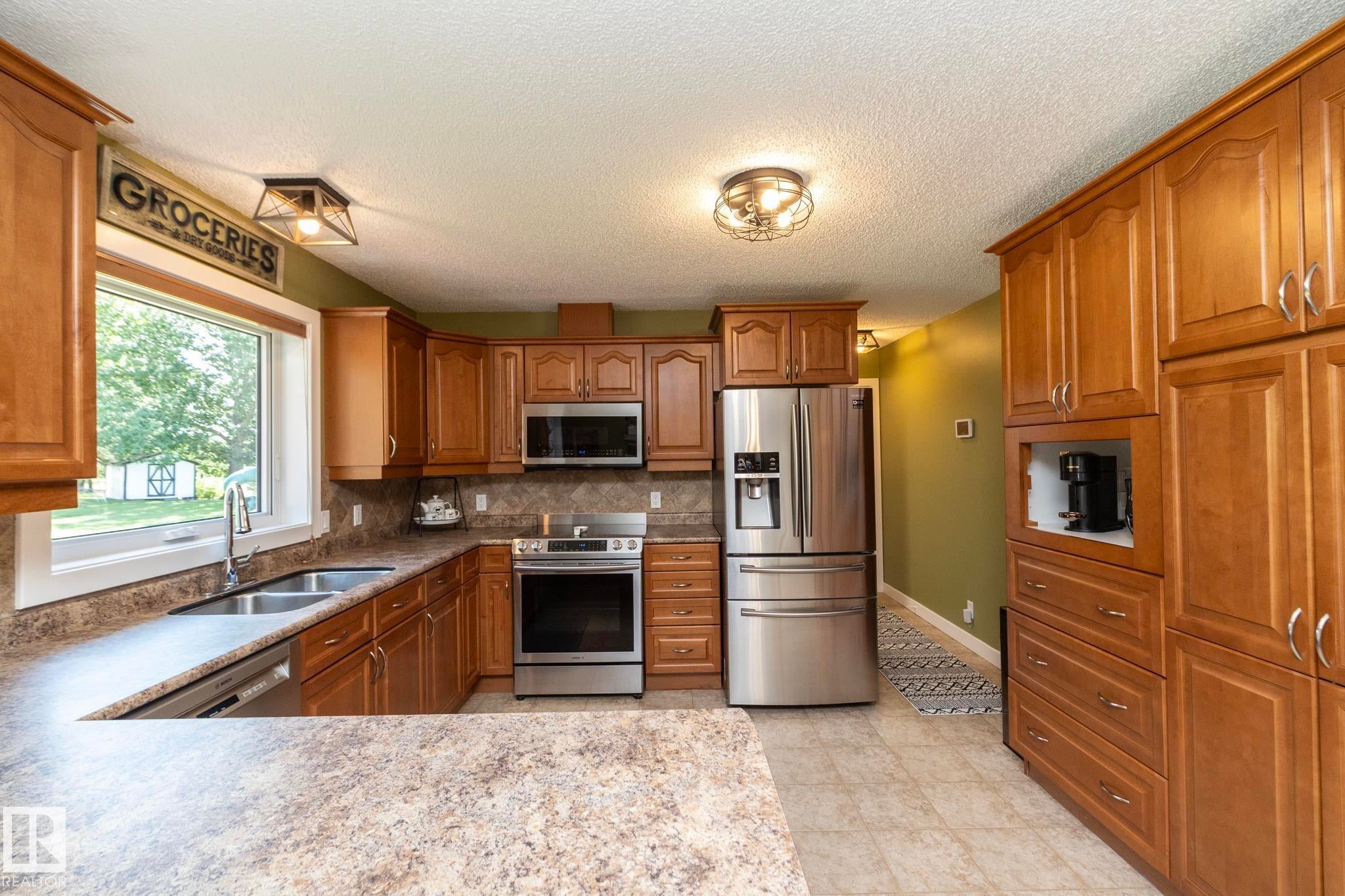 2022 Parkland Drive 40