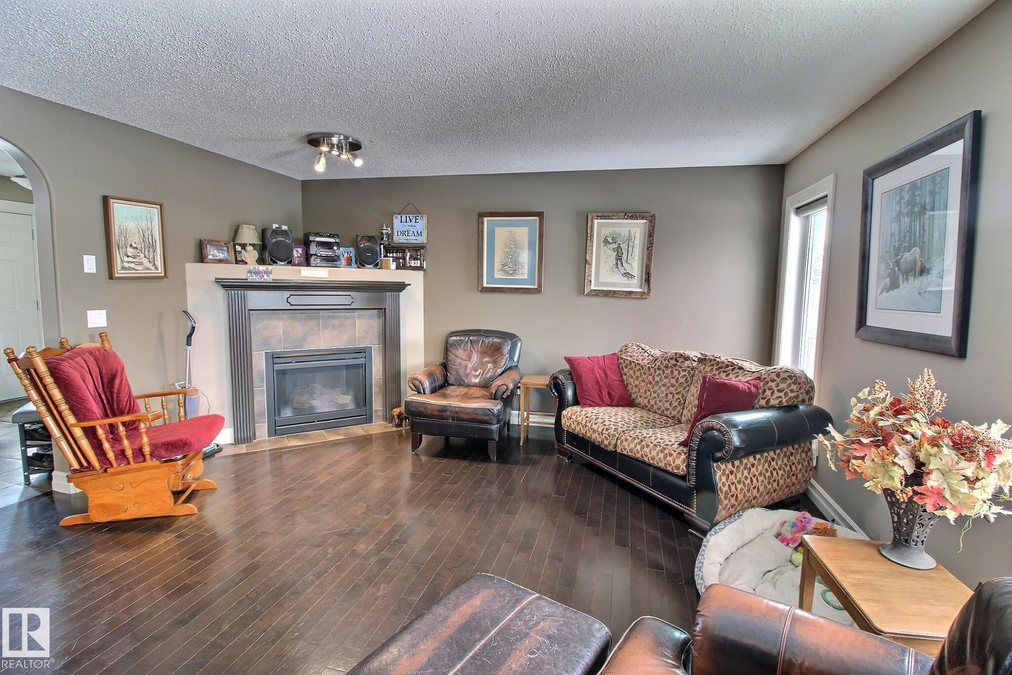 1212 WESTERRA Crescent