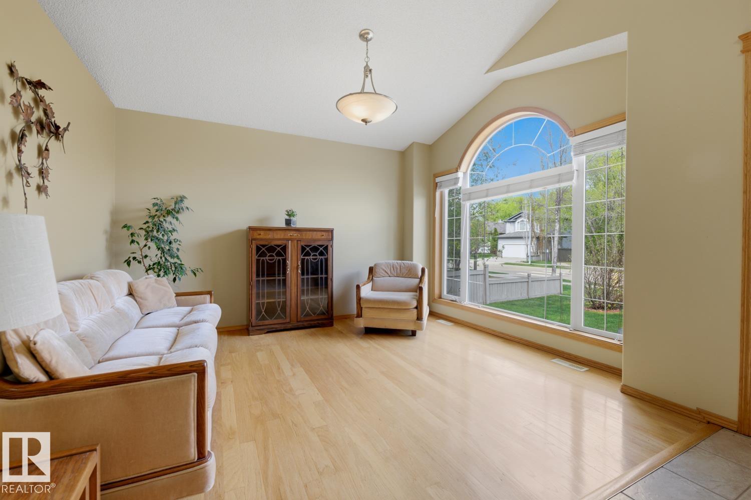 70 EASTCOTT Drive