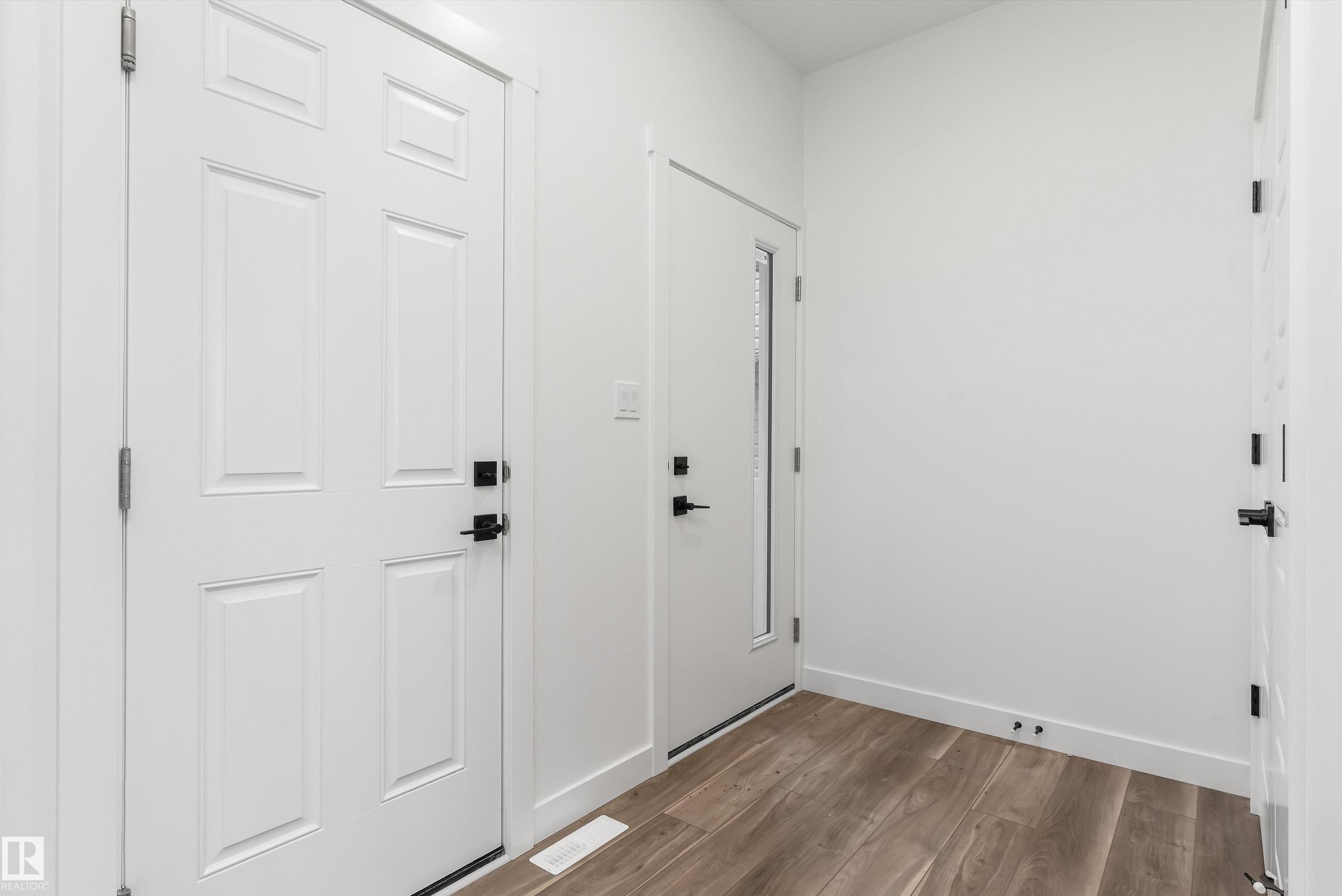 54 EMERSON Landing