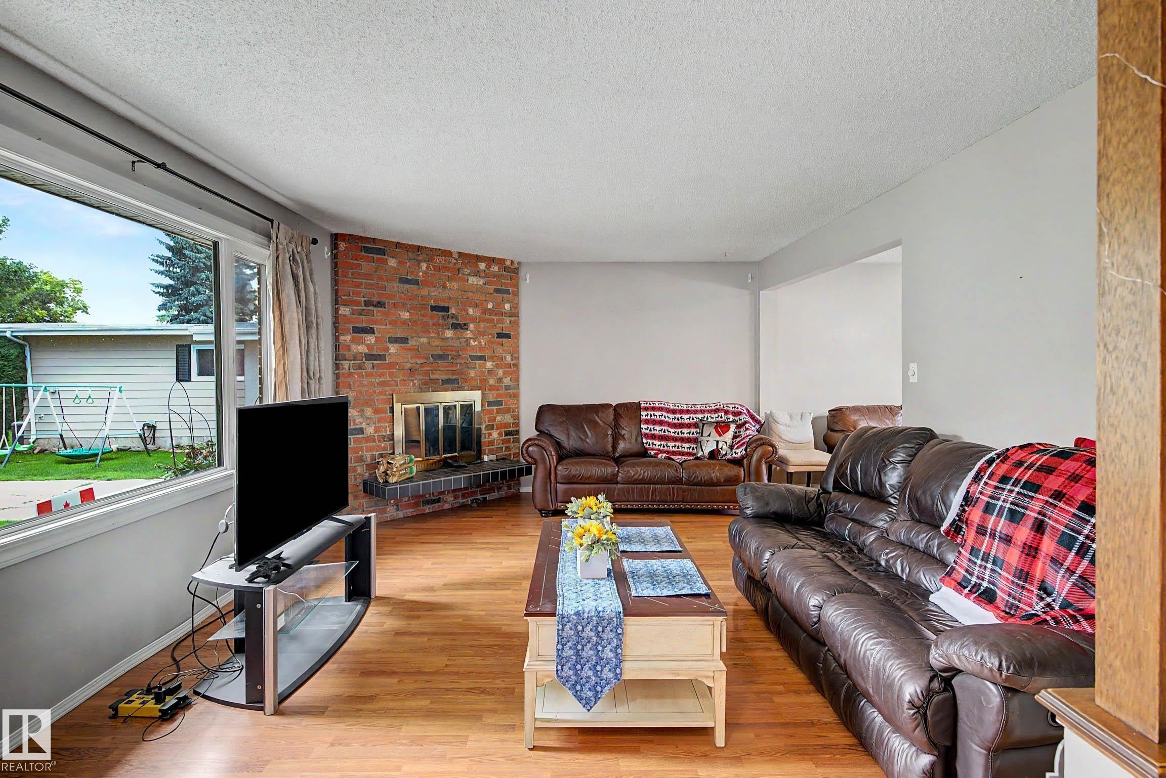 23 MONTCALM Crescent