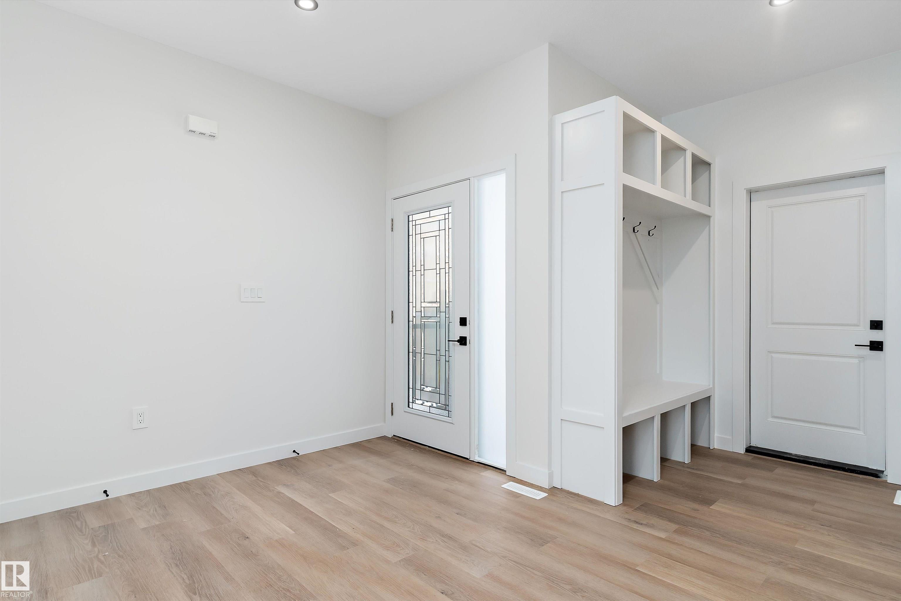 5 AXELWOOD Crescent