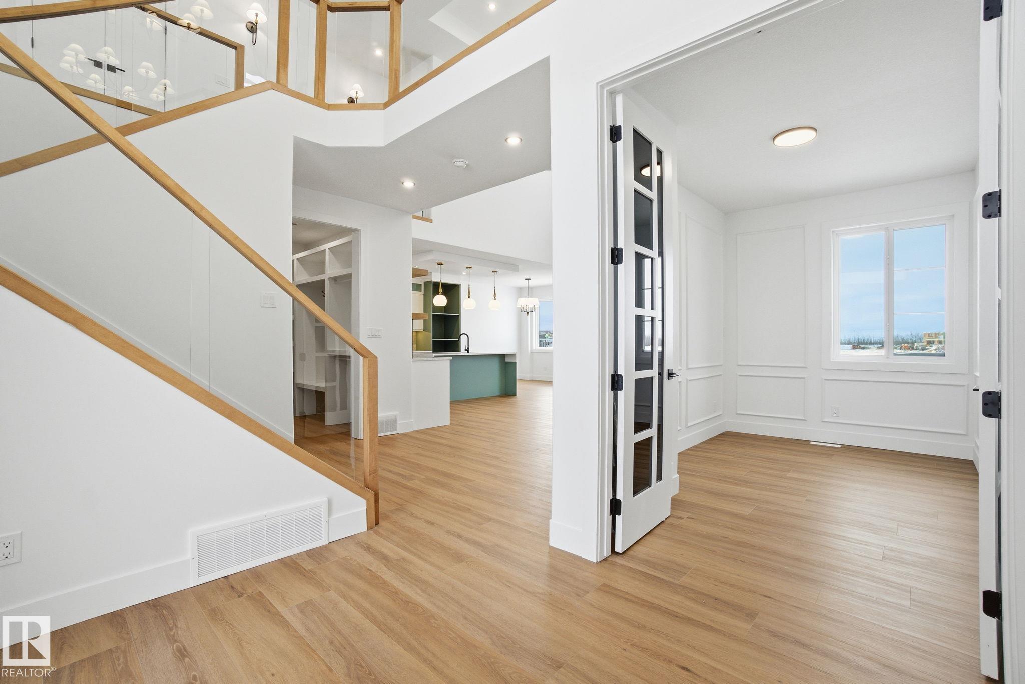 142 EDGEWATER Circle