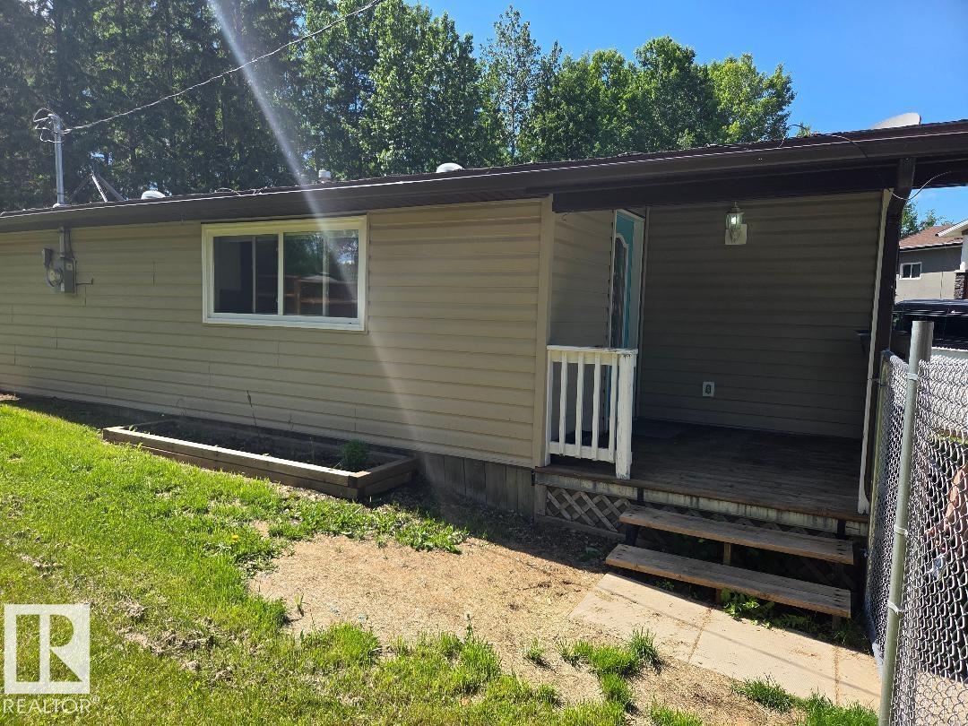 1618 Marine Crescent