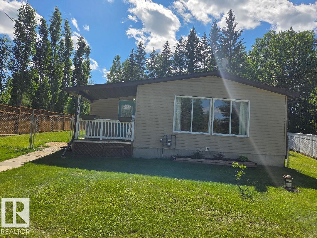 1618 Marine Crescent