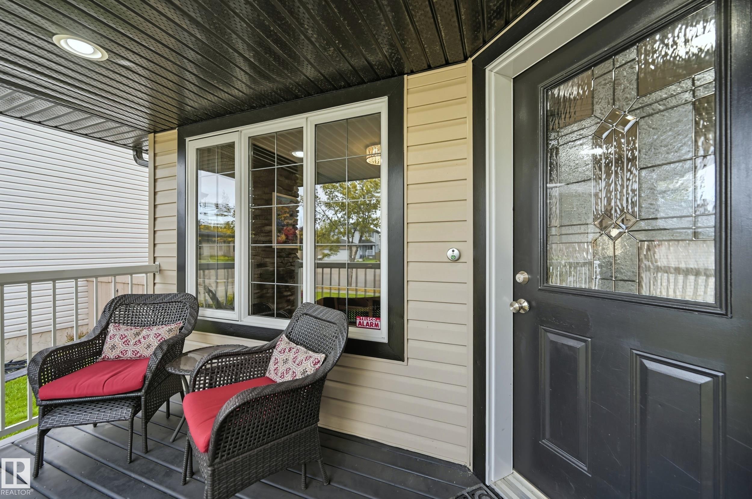 5 VALLEY Close