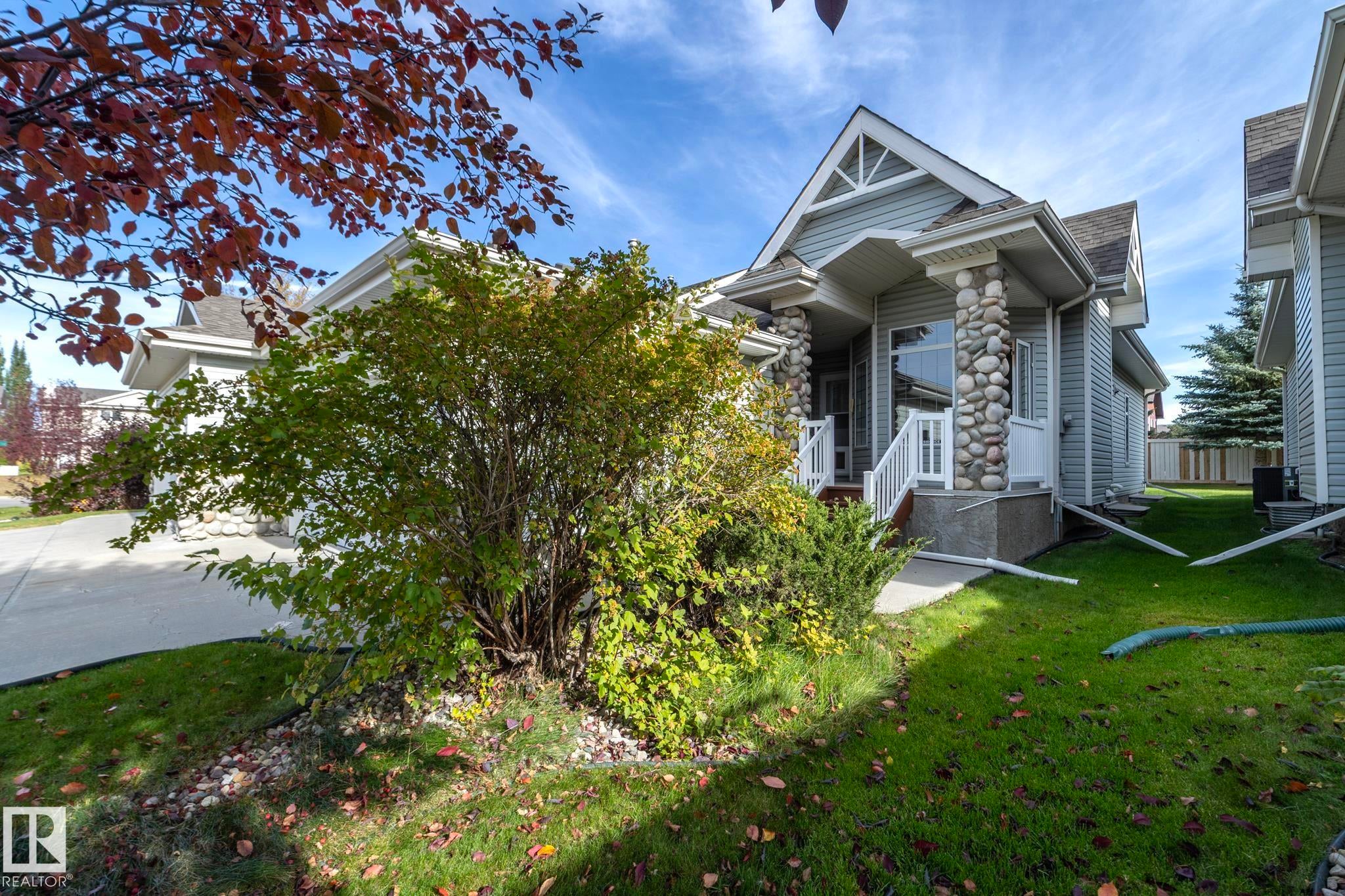 2 BRIARWOOD Village