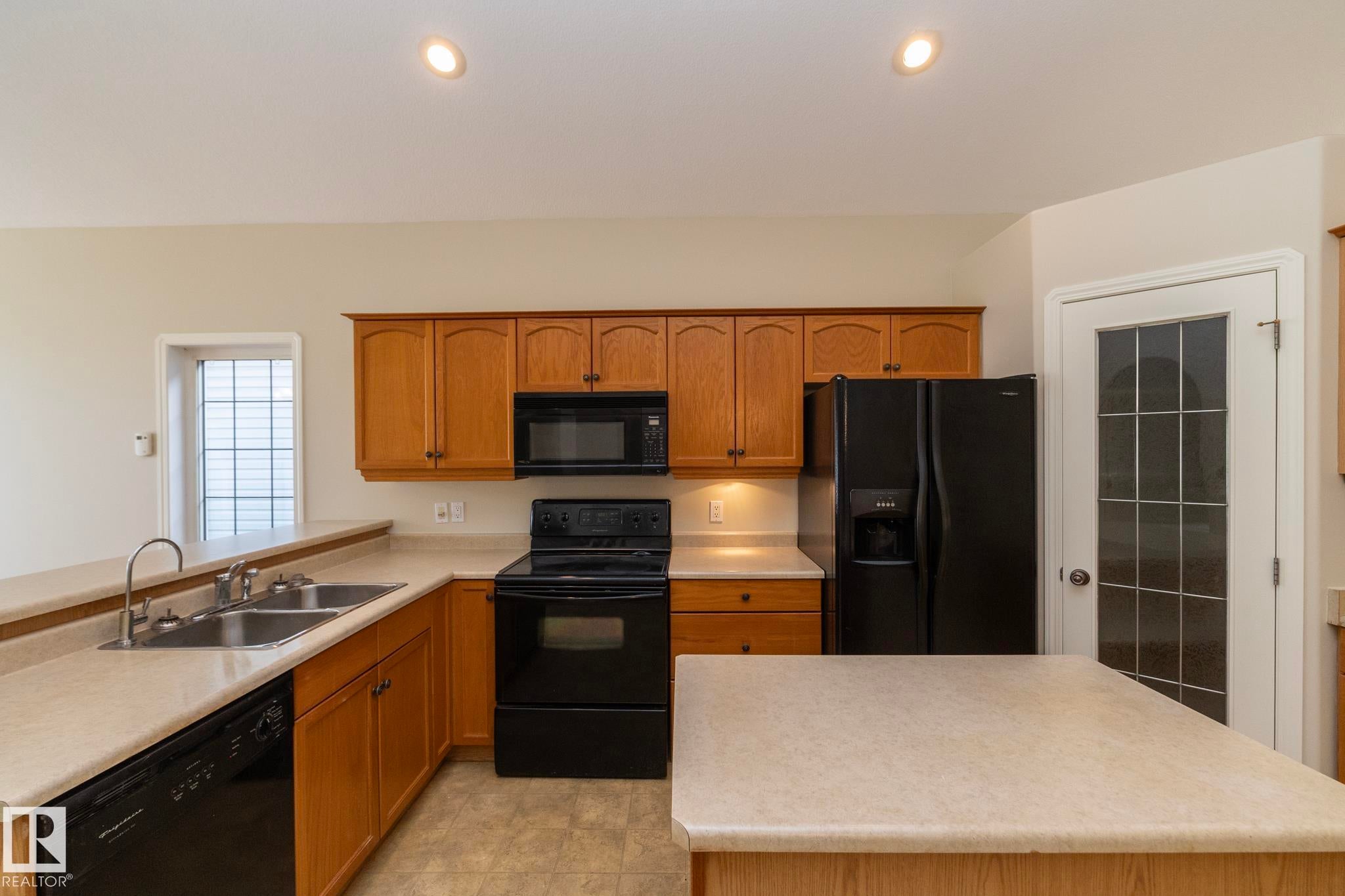 2 BRIARWOOD Village