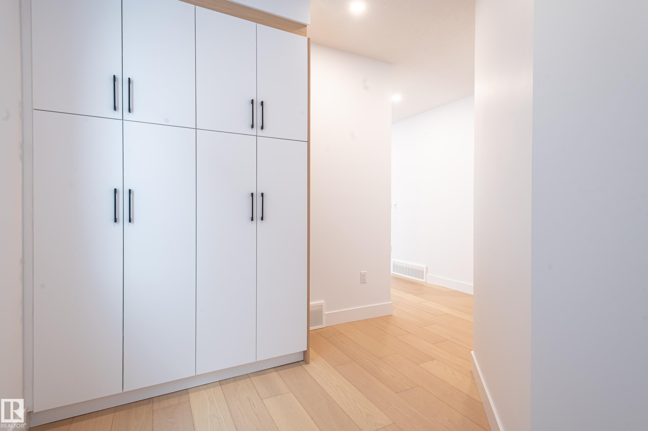 43 ELDRIDGE Point(e)