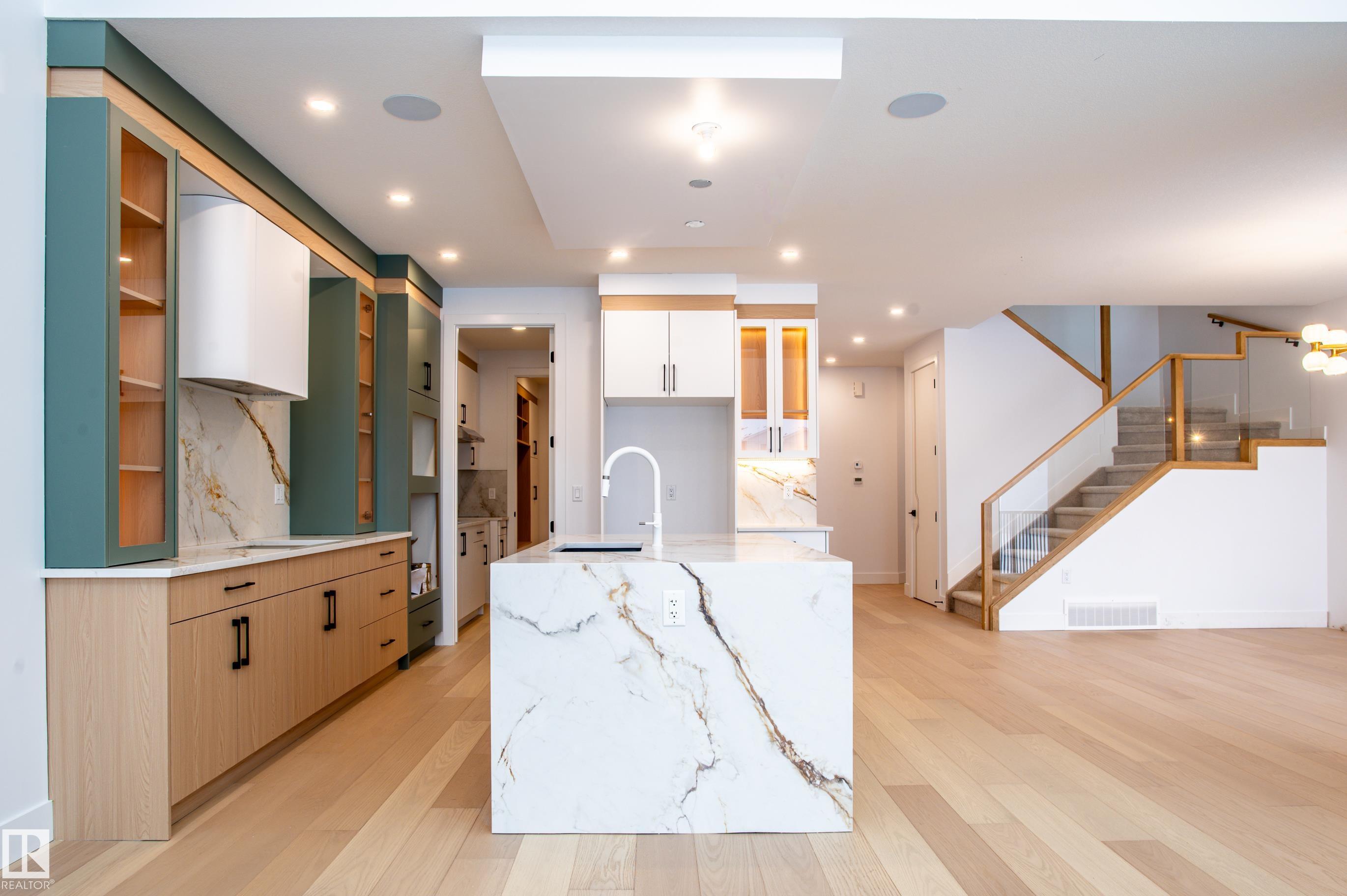 43 ELDRIDGE Point(e)