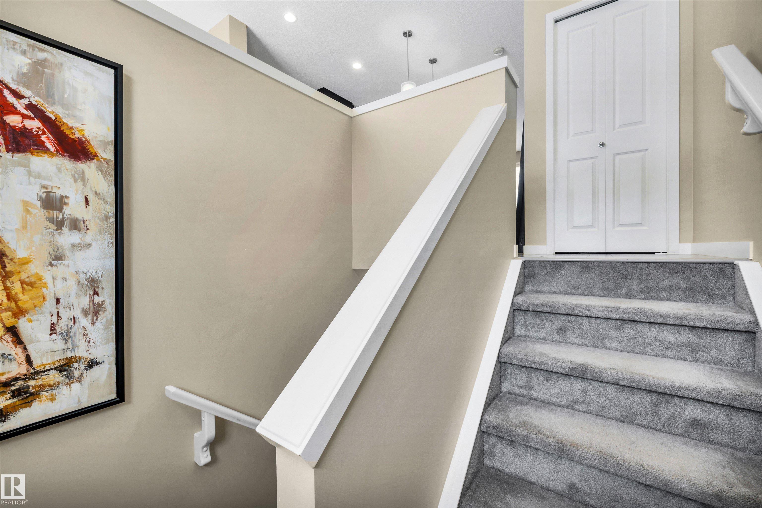 320 SECORD Boulevard 8