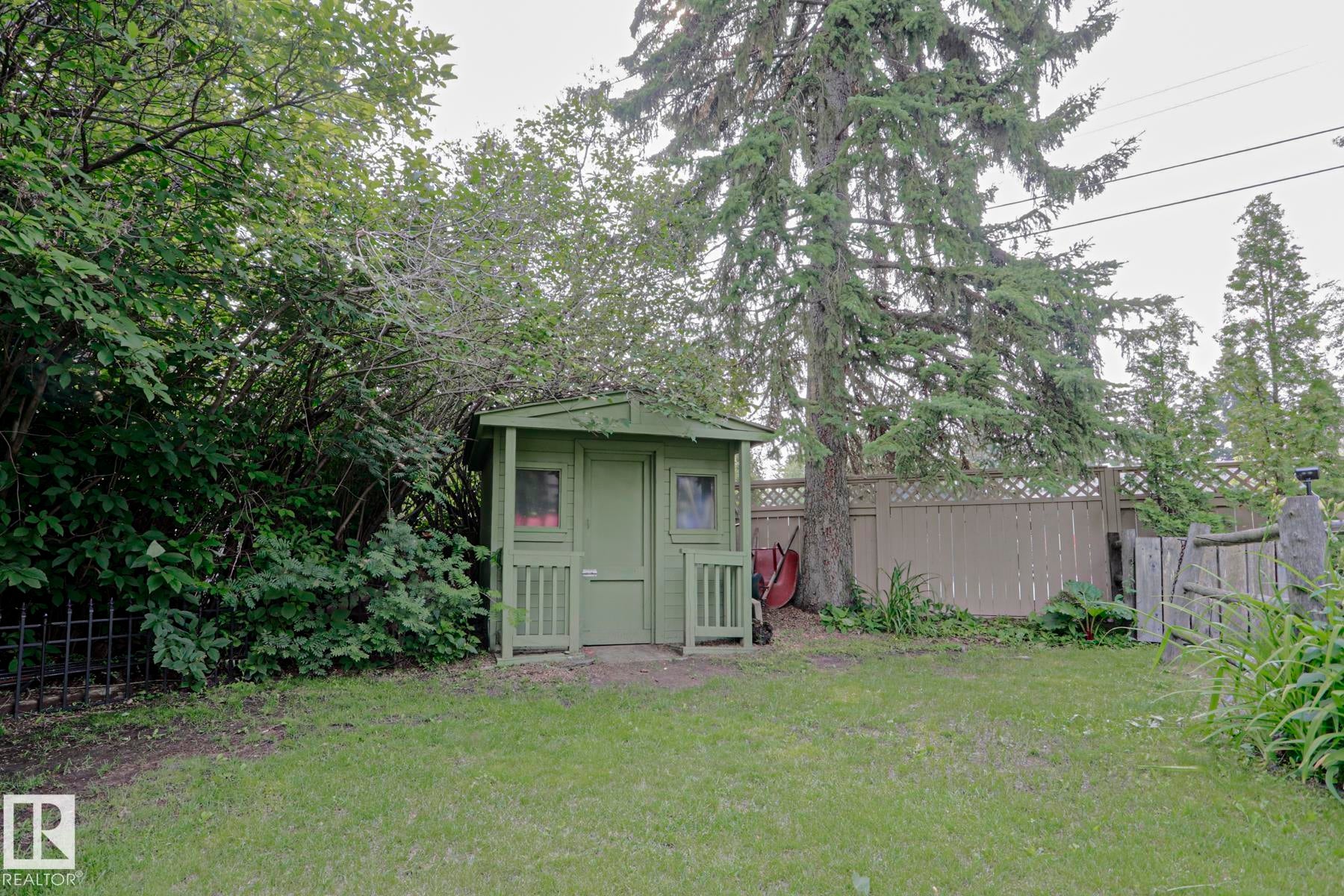 5 GILMORE Crescent