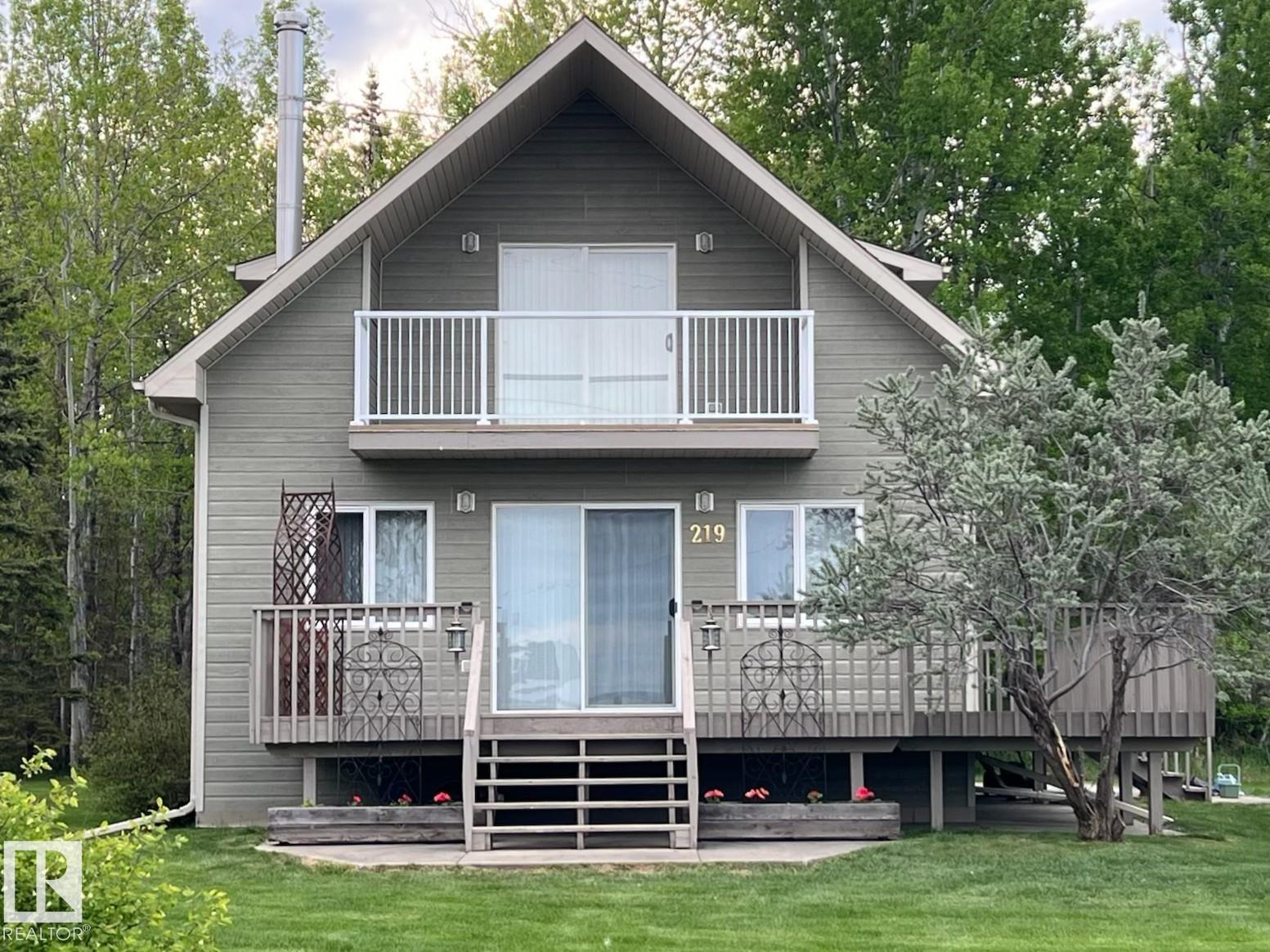 218 & 219 2nd Street Ross Haven