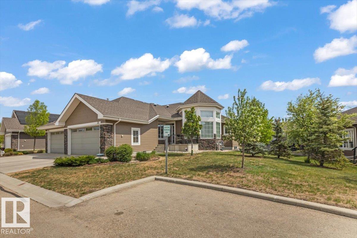 88 LACOMBE Drive 33