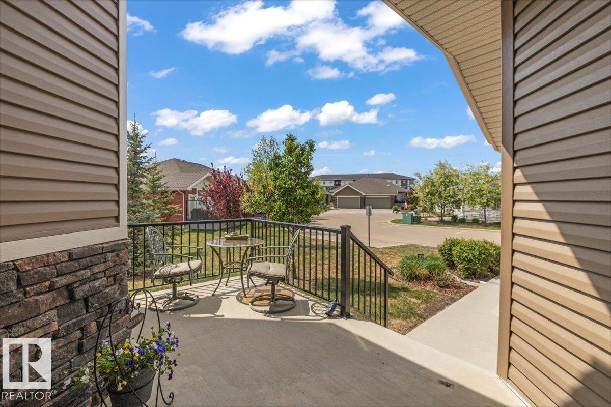 88 LACOMBE Drive 33