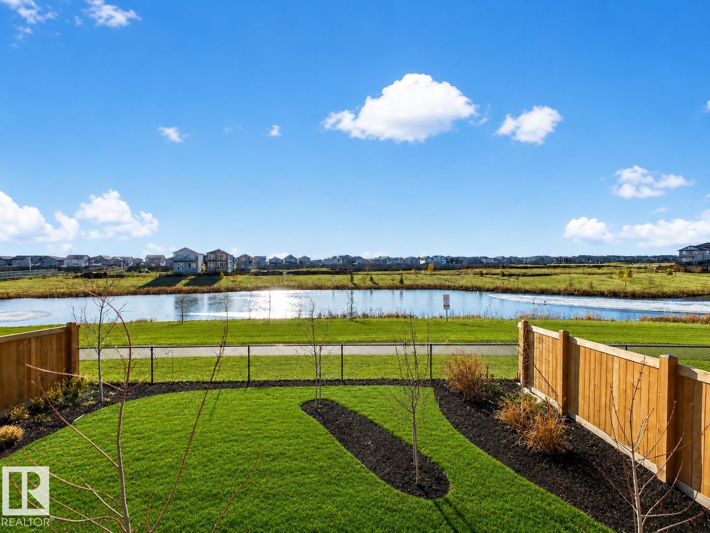 216 CALEDON Crescent