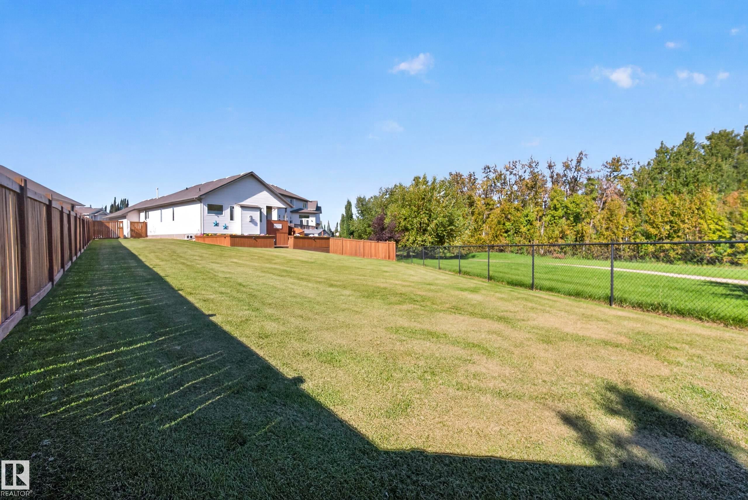 27 SILVERSTONE Drive