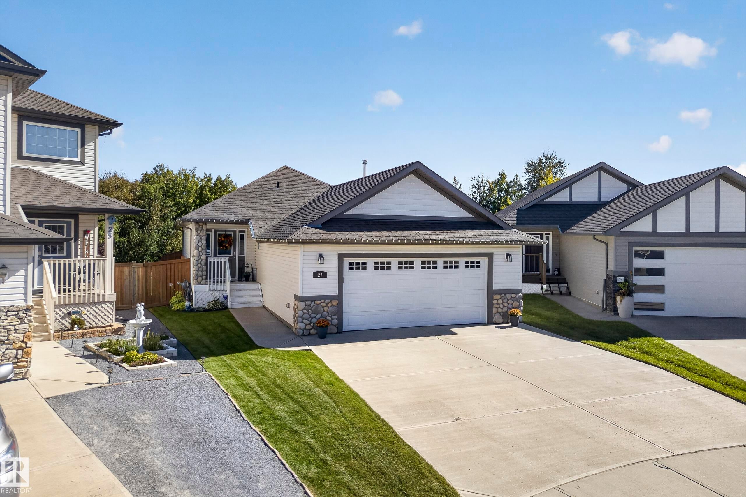 27 SILVERSTONE Drive