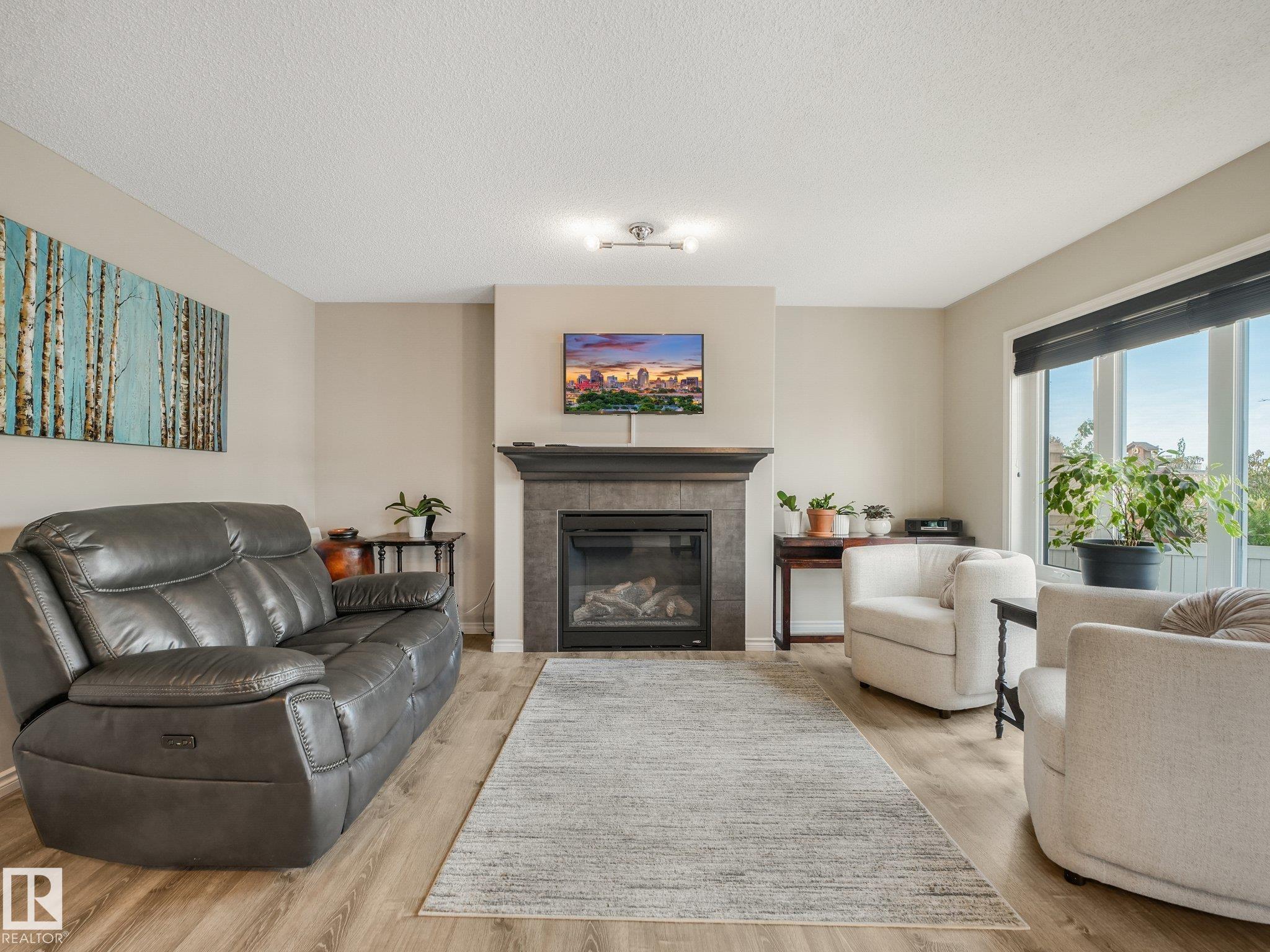 219 SILVERSTONE Crescent