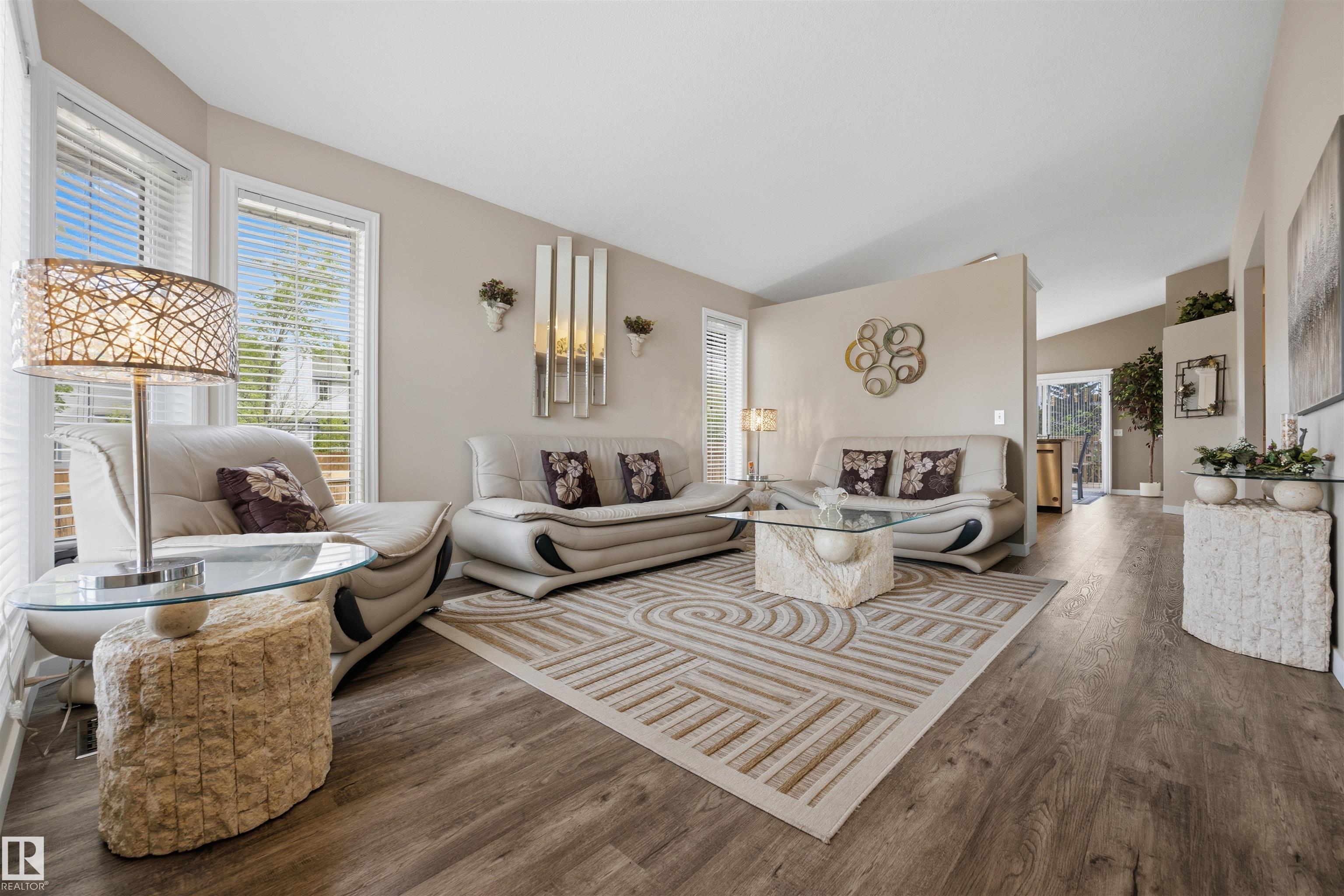 28 NORFOLK Close