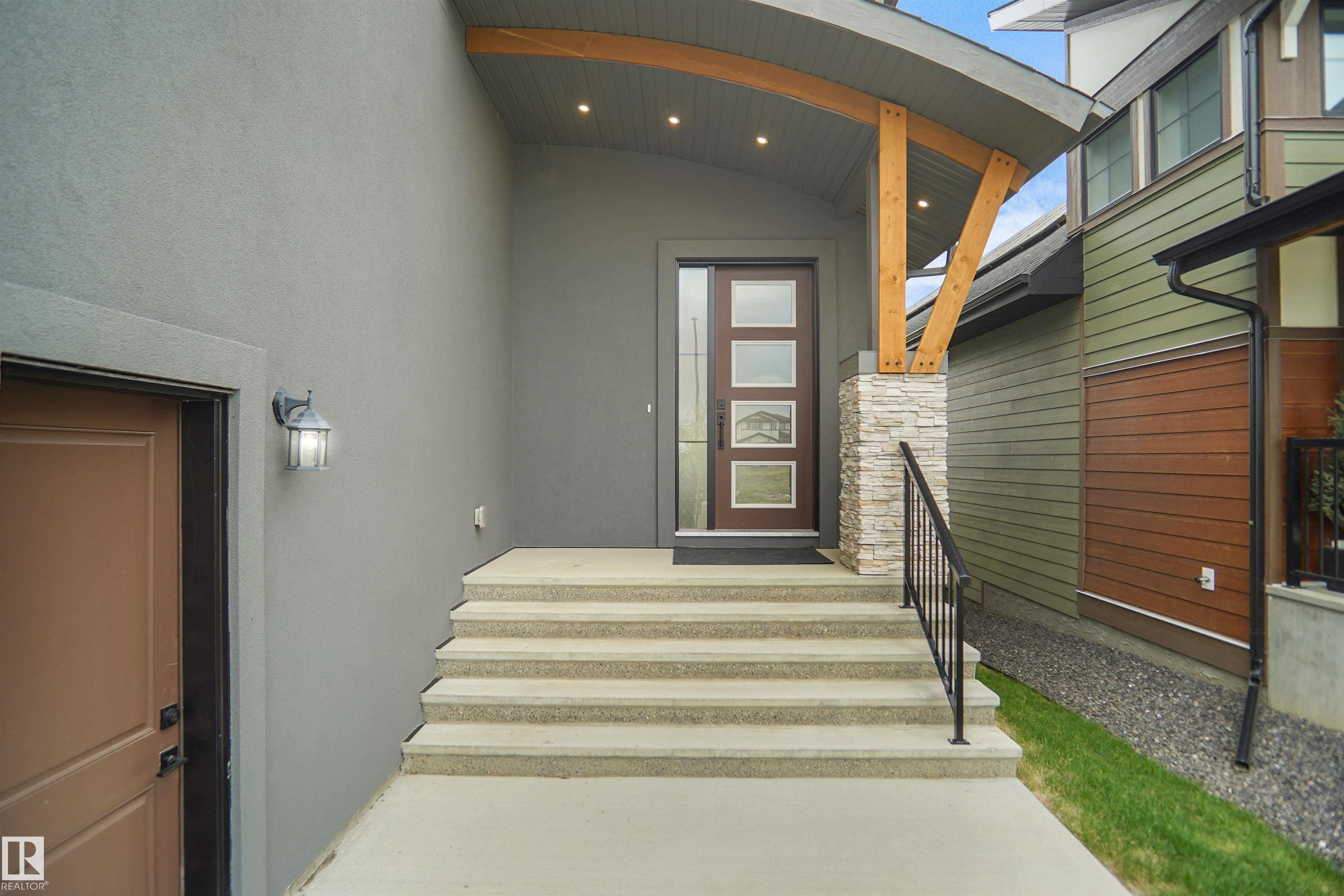 162 EDGEWATER Circle