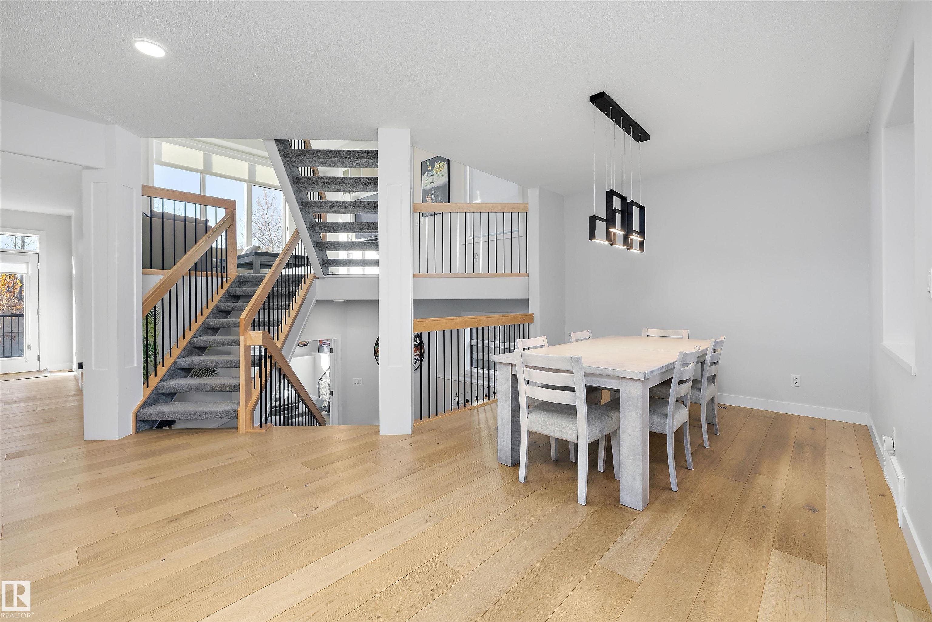 61 RYBURY Crest