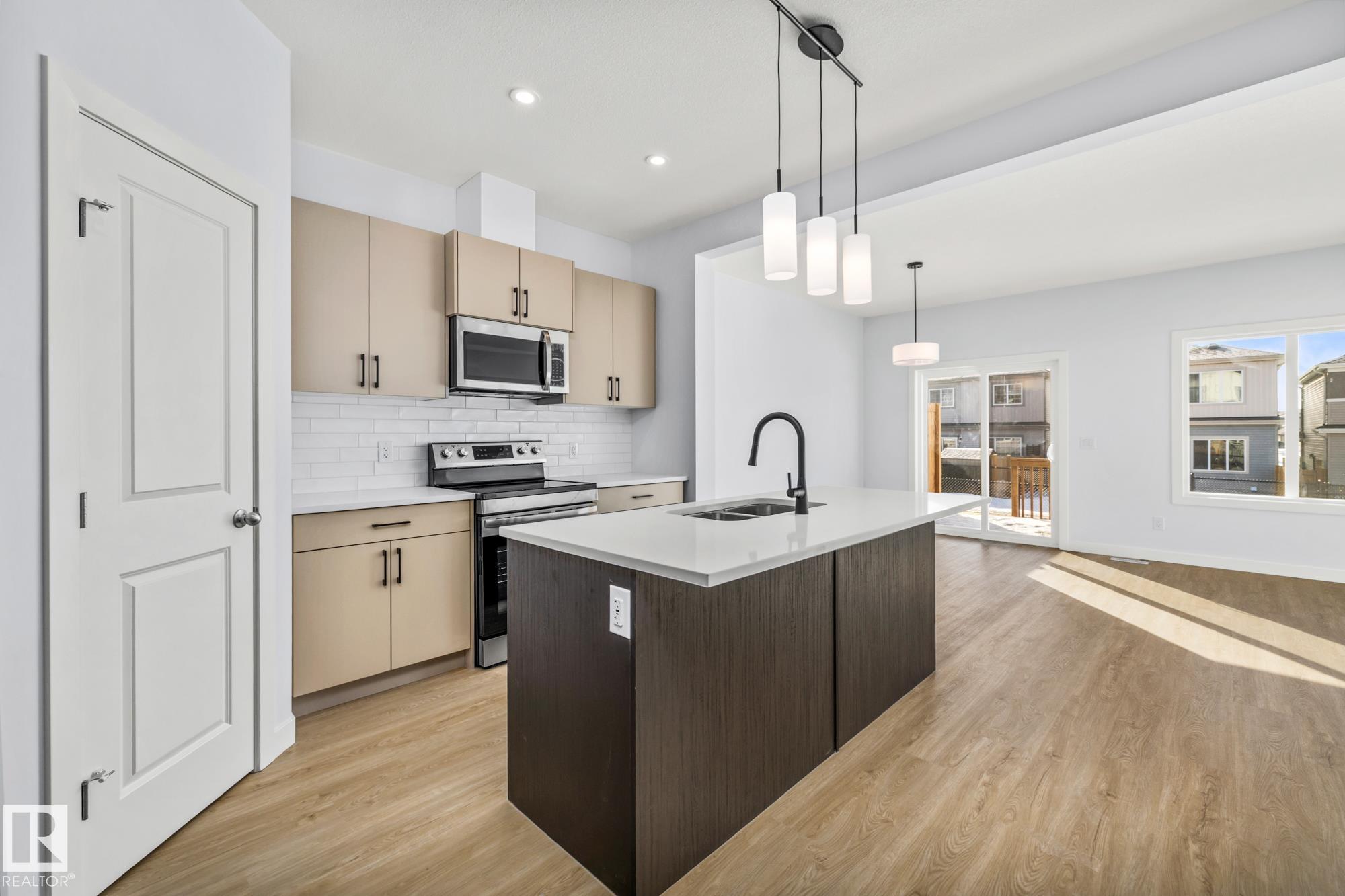 110 Honeysuckle Green