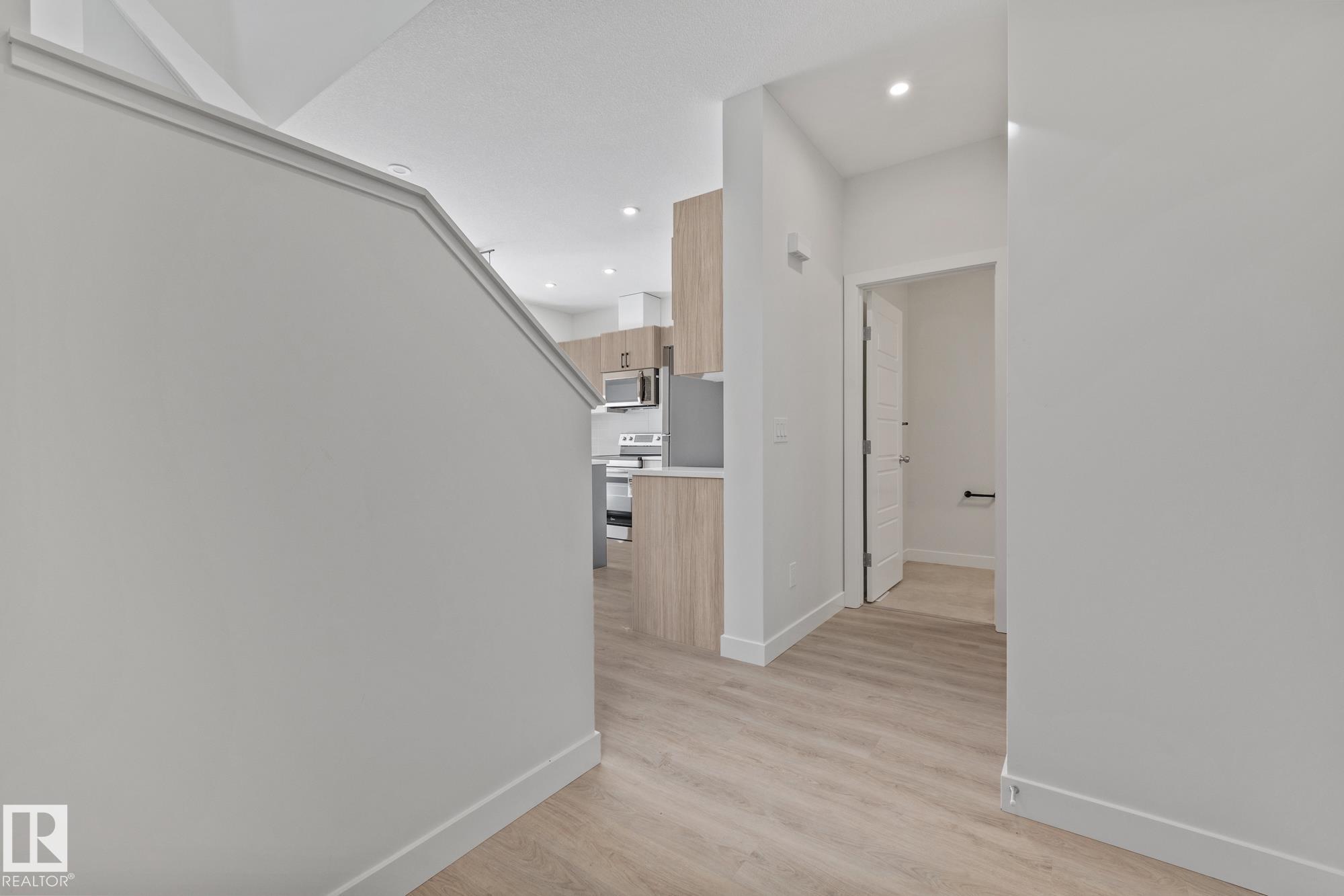 112 Honeysuckle Green