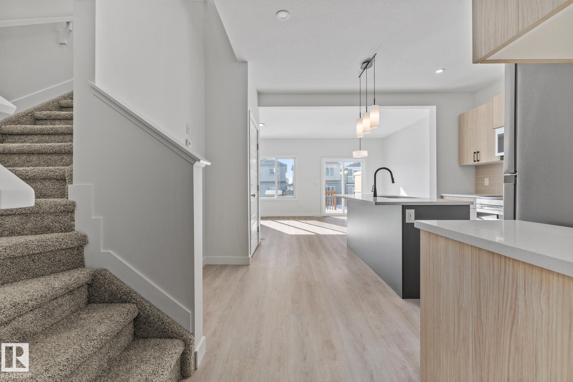 112 Honeysuckle Green