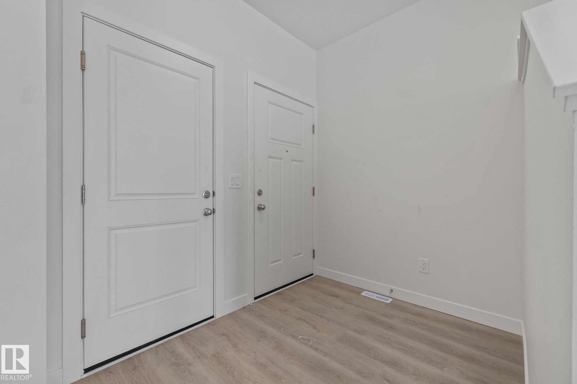 112 Honeysuckle Green