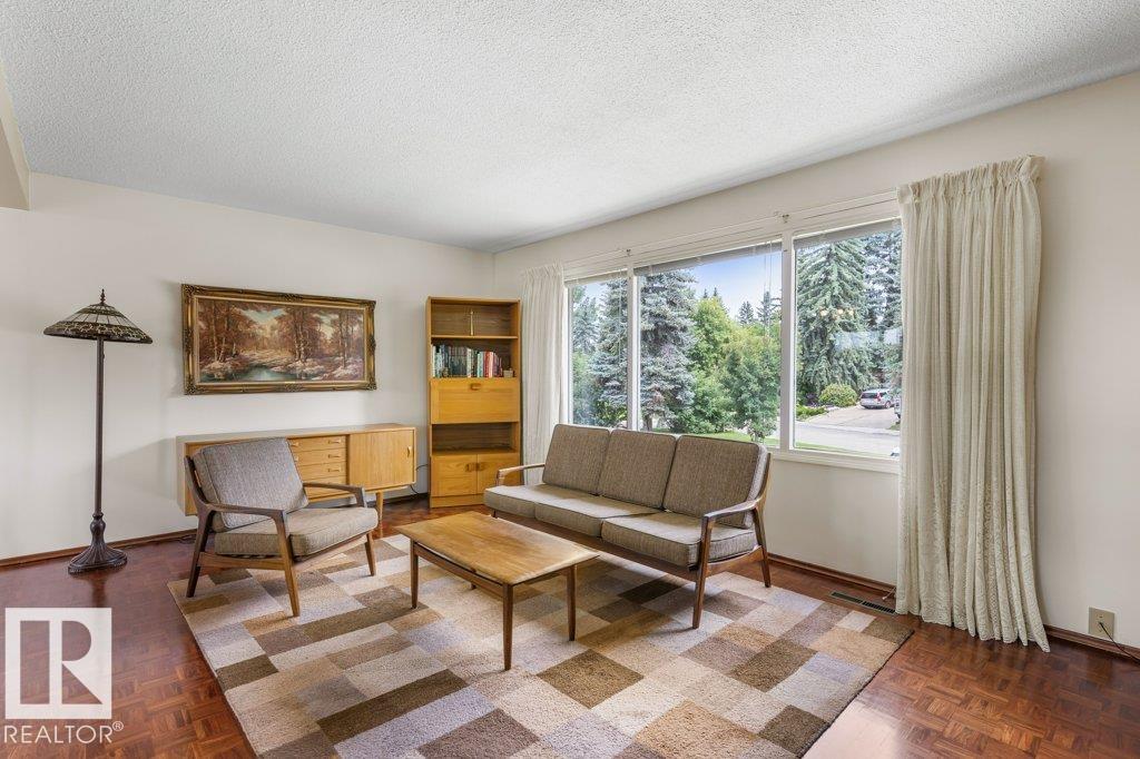 10 SCARBORO Place