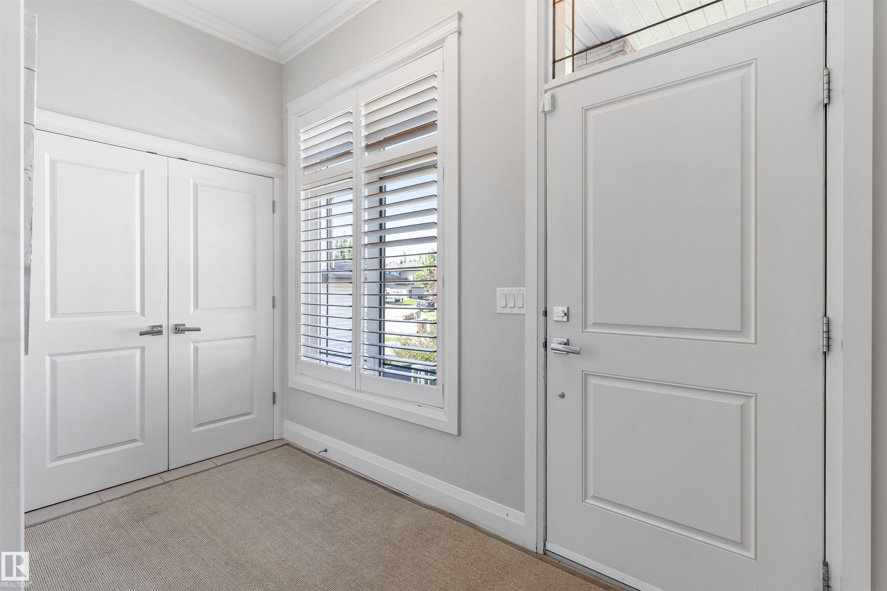 33 ELLINGTON Crescent