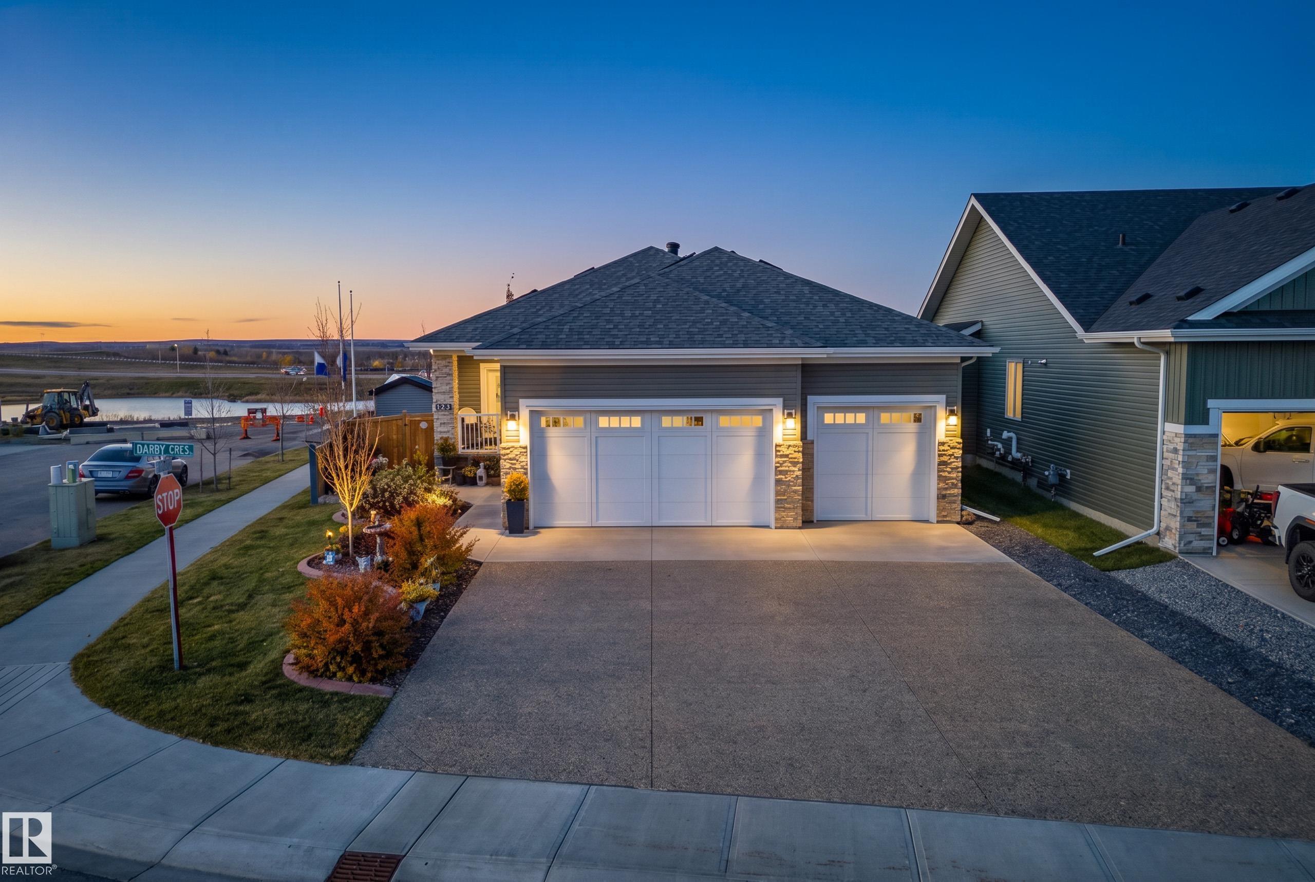 45 DARBY Crescent