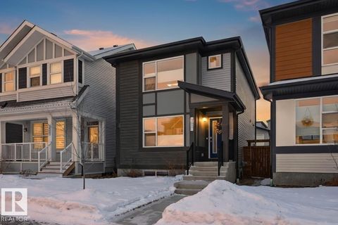 201 CHARLESWORTH Drive Edmonton AB T6X 2W2