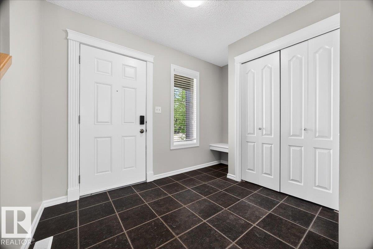 83 BECKER Crescent