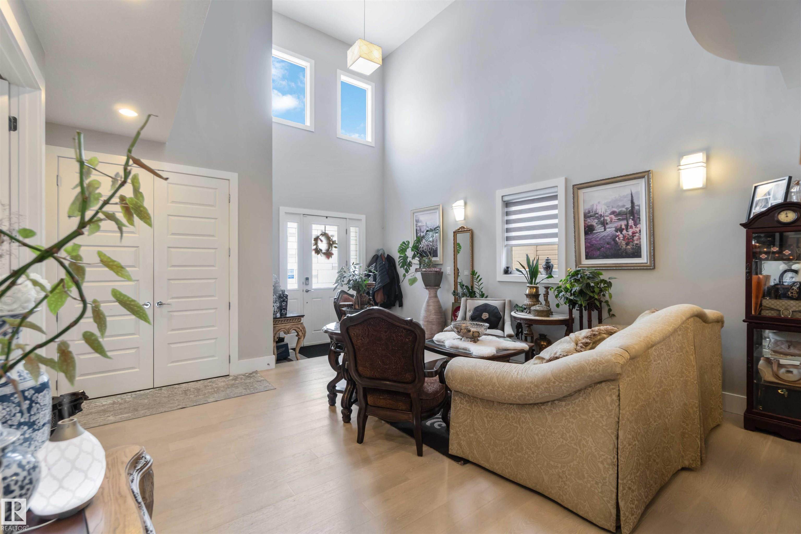 4 LAKESHORE Cove
