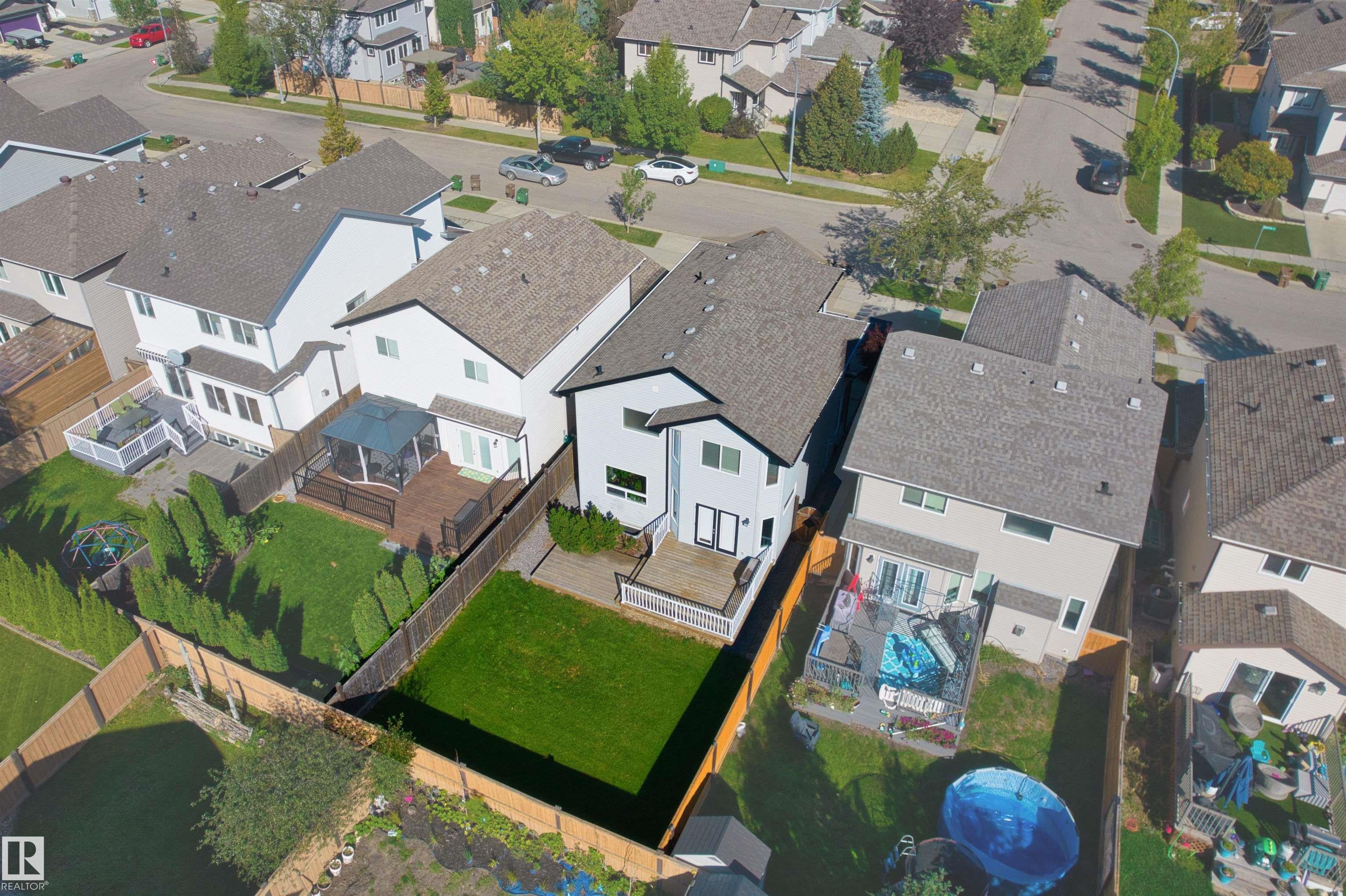 22 NORTON Avenue