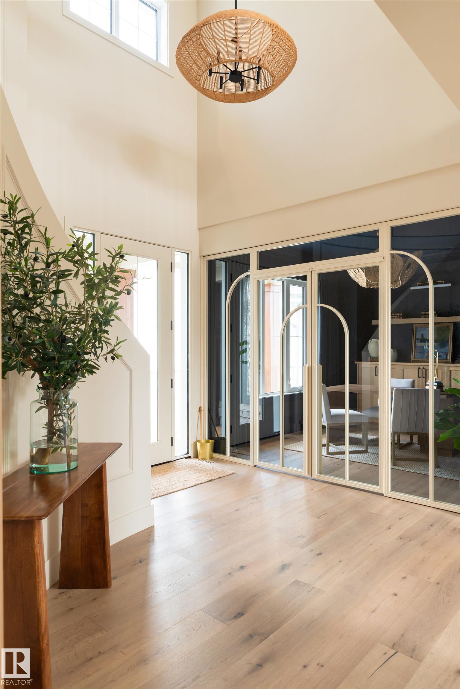 8 JARDIN Place